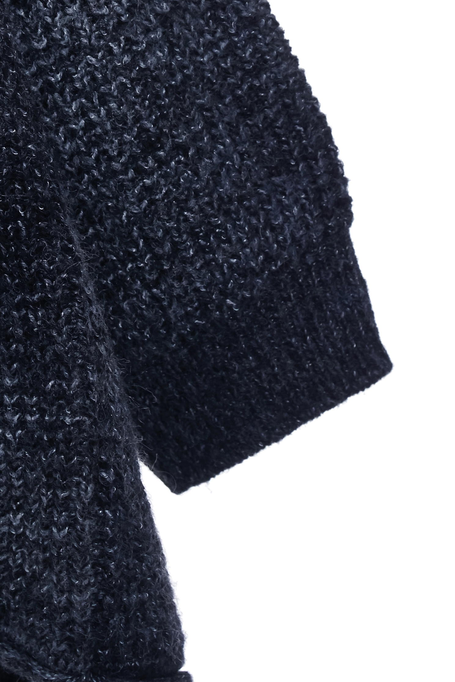 安靜灰漸層針織上衣安靜灰漸層針織上衣,V領上衣,上班OL穿搭,上衣,秋冬穿搭,簡約穿搭,約會特輯,針織,針織上衣,針織衫