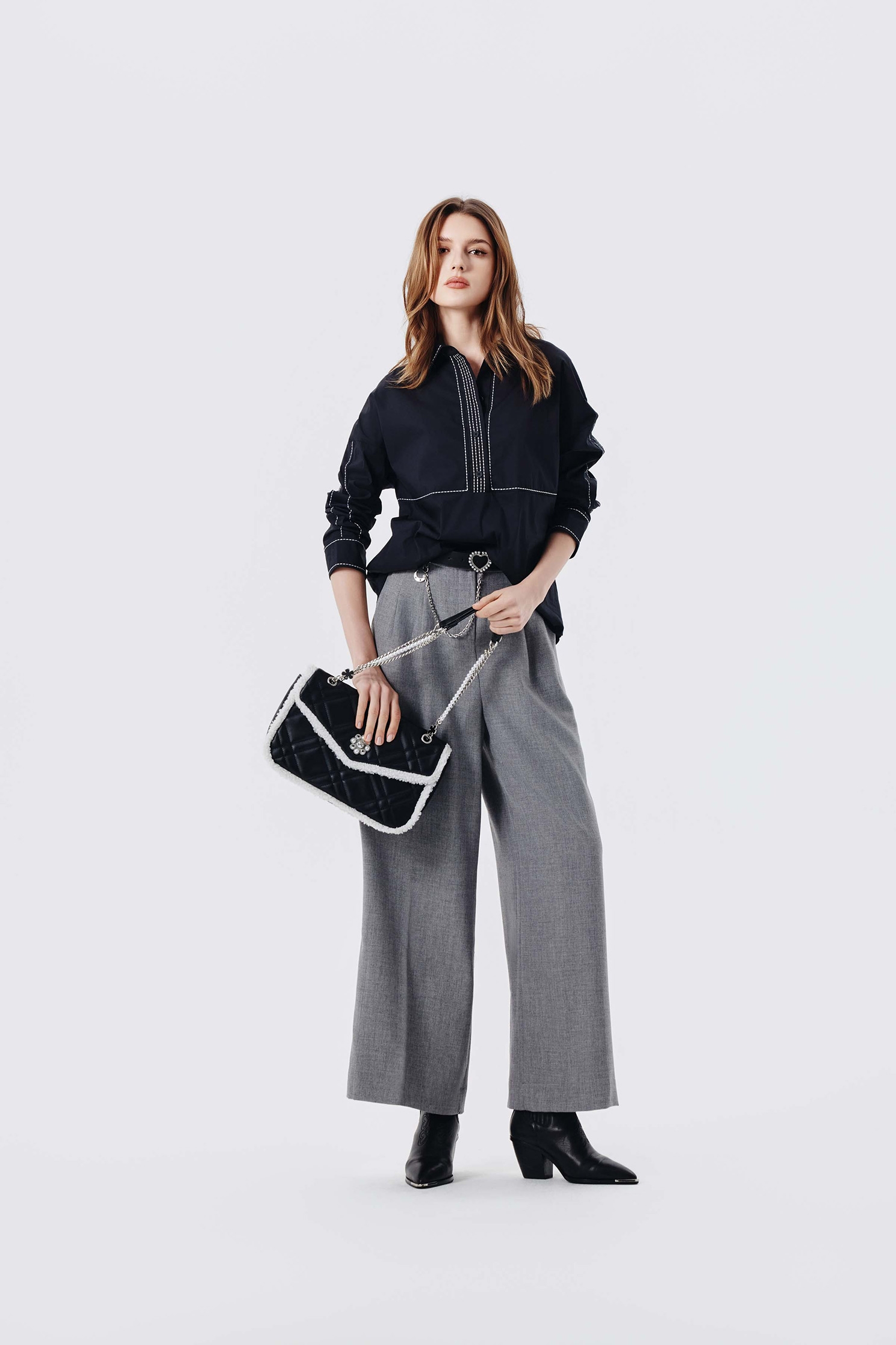 綴裝飾線半襟襯衫綴裝飾線半襟襯衫,上班OL穿搭,上衣,秋冬穿搭,襯衫