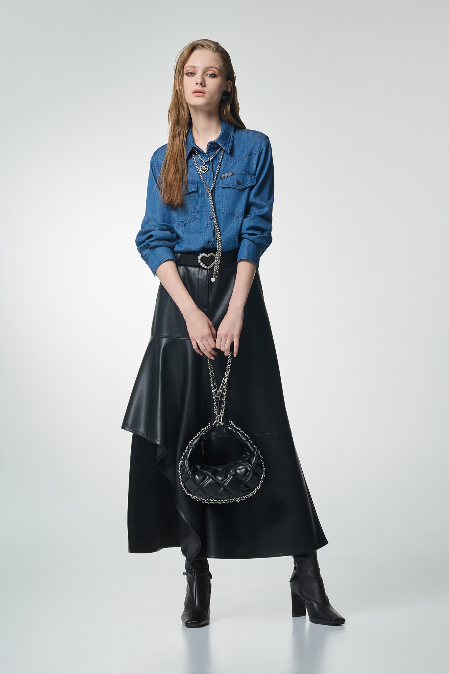 類天絲棉牛仔襯衫類天絲棉牛仔襯衫,上班OL穿搭,丹寧,牛仔,秋冬穿搭,襯衫