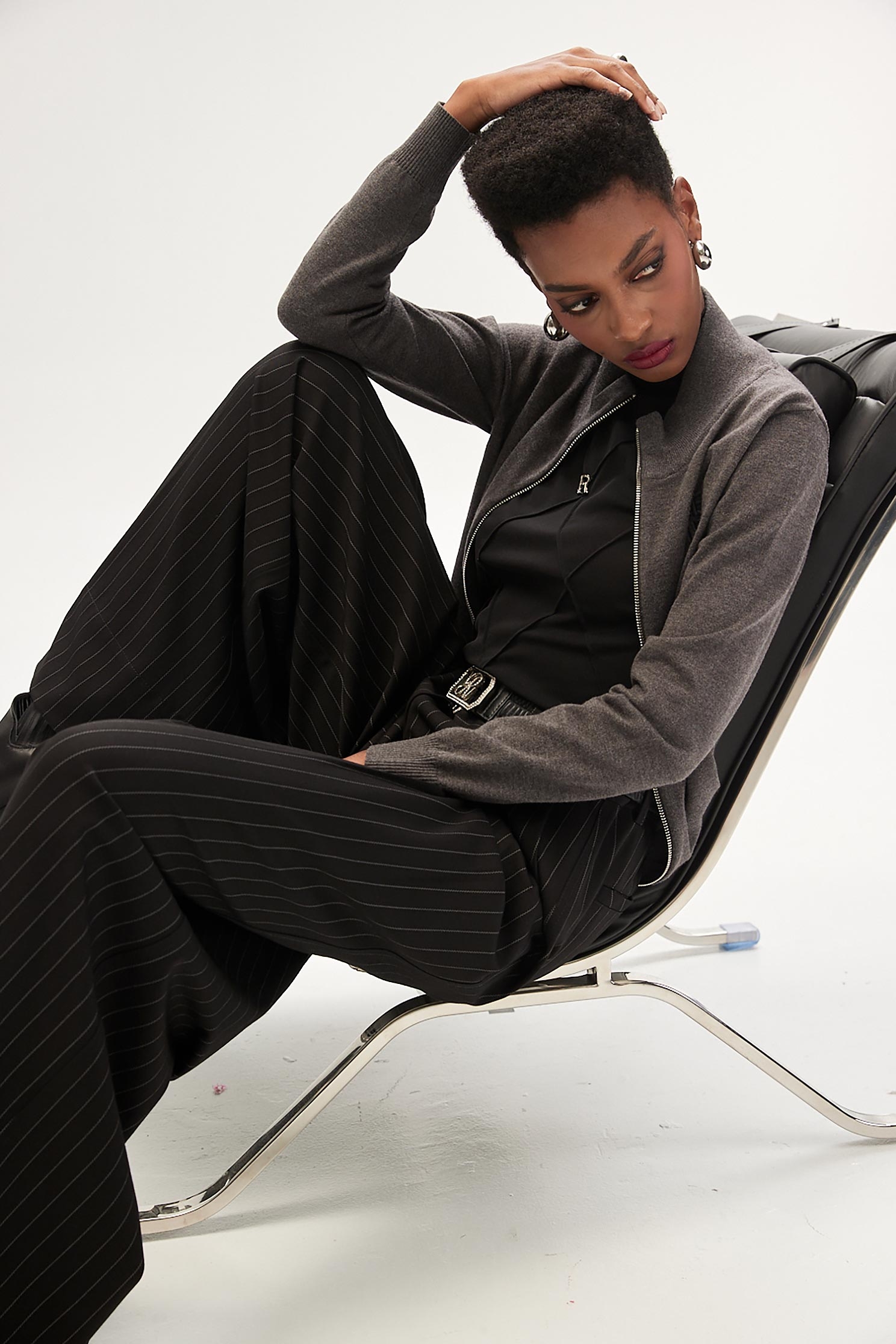 抓車格紋內搭上衣抓車格紋內搭上衣,上衣,人氣商品,內搭上衣,春夏穿搭,格紋,黑色上衣