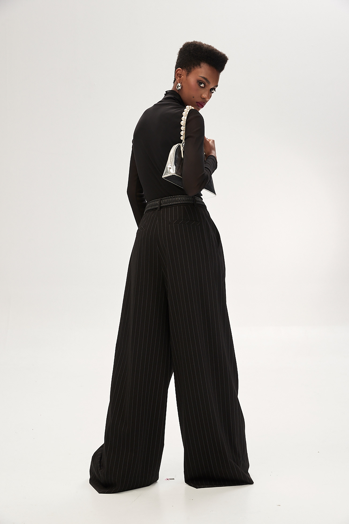 抓車格紋內搭上衣抓車格紋內搭上衣,上衣,人氣商品,內搭上衣,春夏穿搭,格紋,黑色上衣