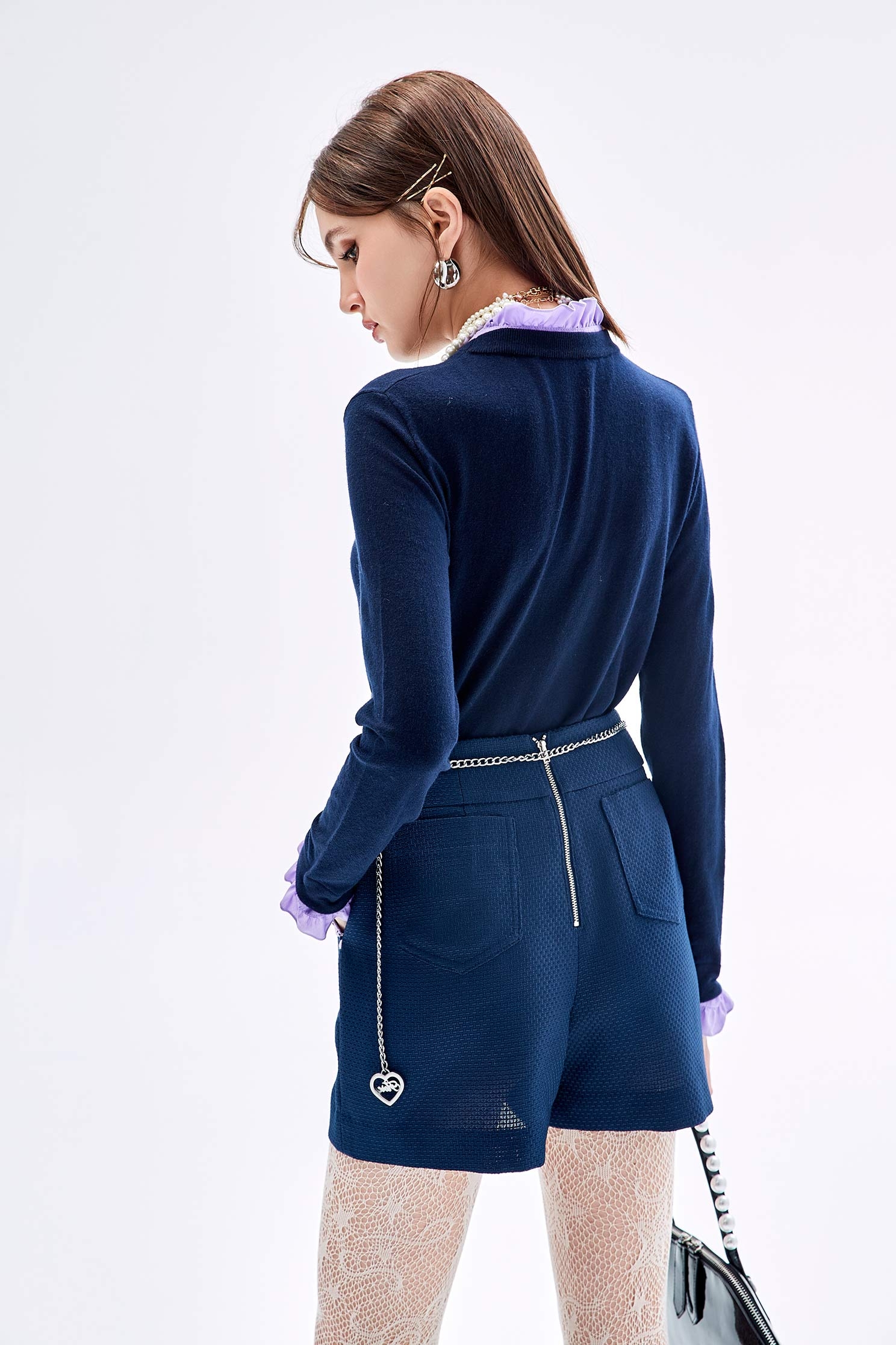 鑲銀河丁香紫針織上衣鑲銀河丁香紫針織上衣,上衣,春夏穿搭,約會特輯,荷葉,針織,針織衫