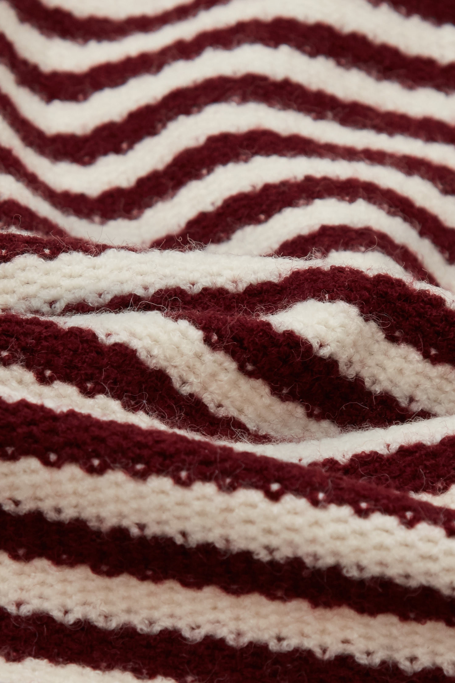 酒紅色條紋針織上衣酒紅色條紋針織上衣,上衣,人氣商品,春夏穿搭,條紋,針織