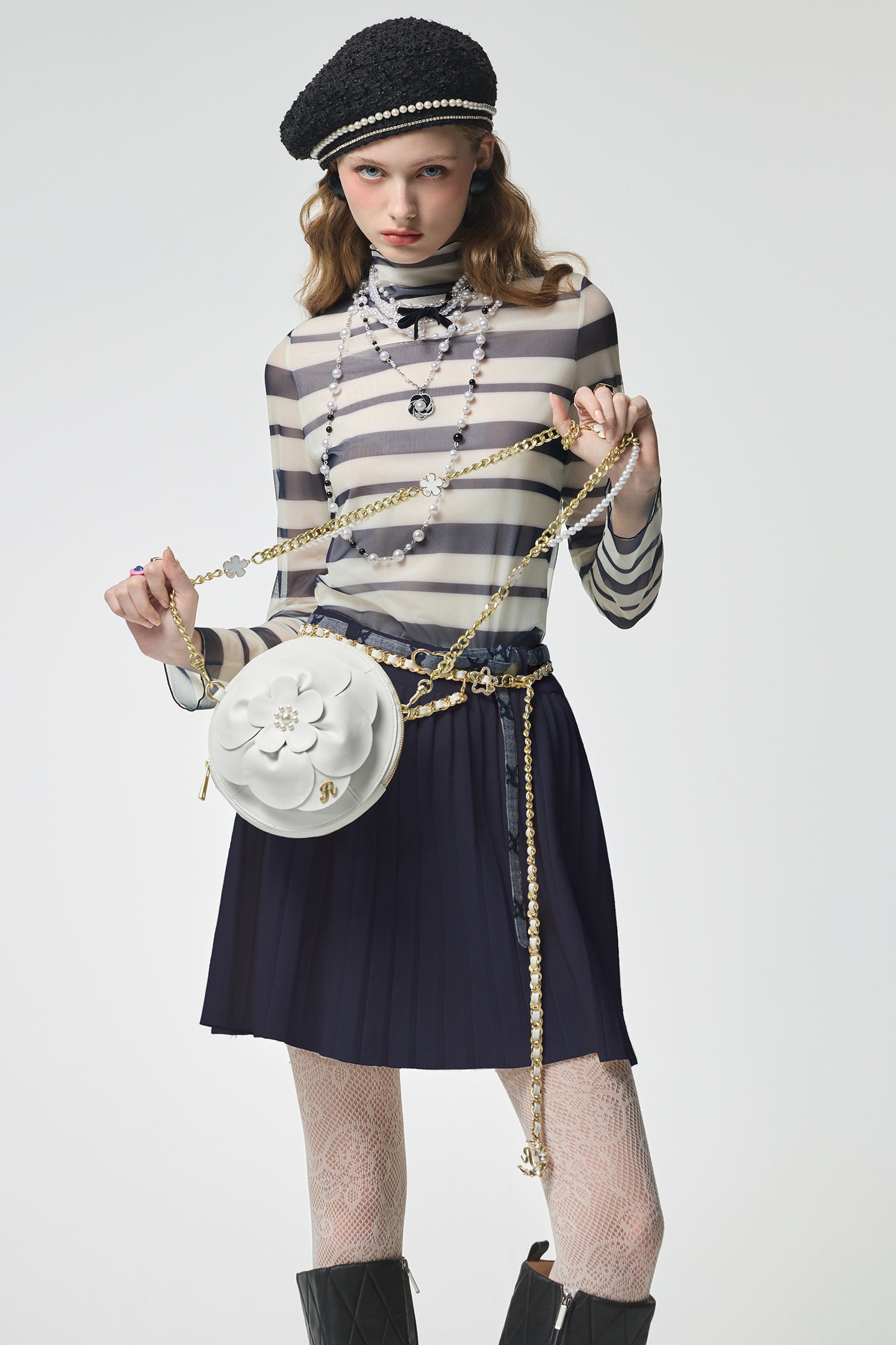 濃厚靛藍粗細配條上衣濃厚靛藍粗細配條上衣,上班OL穿搭,上衣,條紋,秋冬穿搭