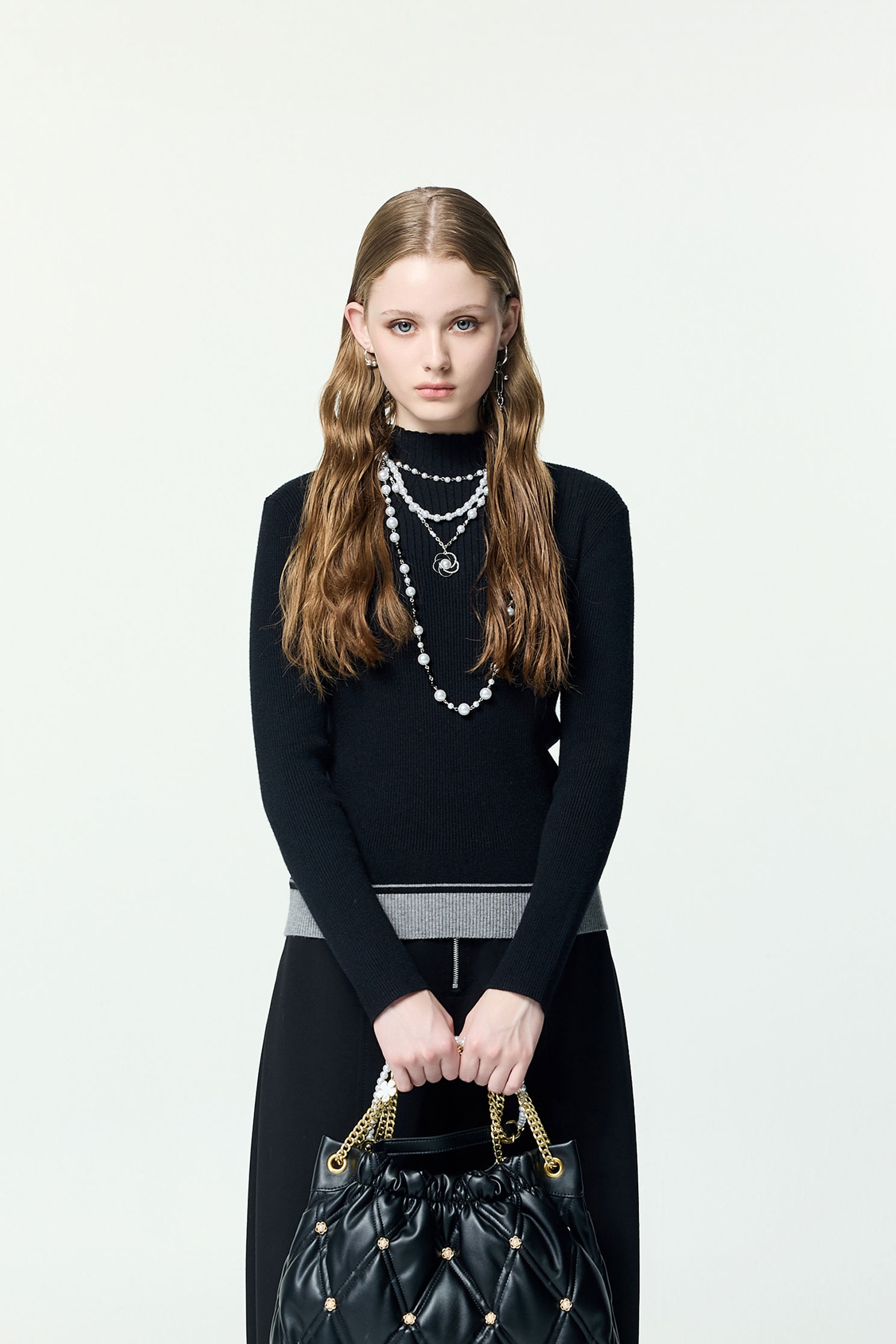 月光灰下擺針織上衣月光灰下擺針織上衣,上班OL穿搭,上衣,條紋,秋冬穿搭,簡約穿搭,針織,針織上衣,針織衫