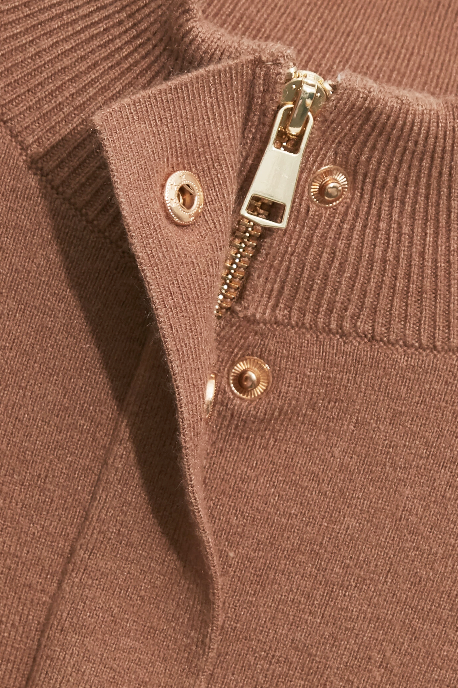 質樸原色拉鍊針織上衣質樸原色拉鍊針織上衣,上班OL穿搭,上衣,人氣商品,秋冬穿搭,簡約穿搭,約會特輯,針織,針織上衣,針織衫