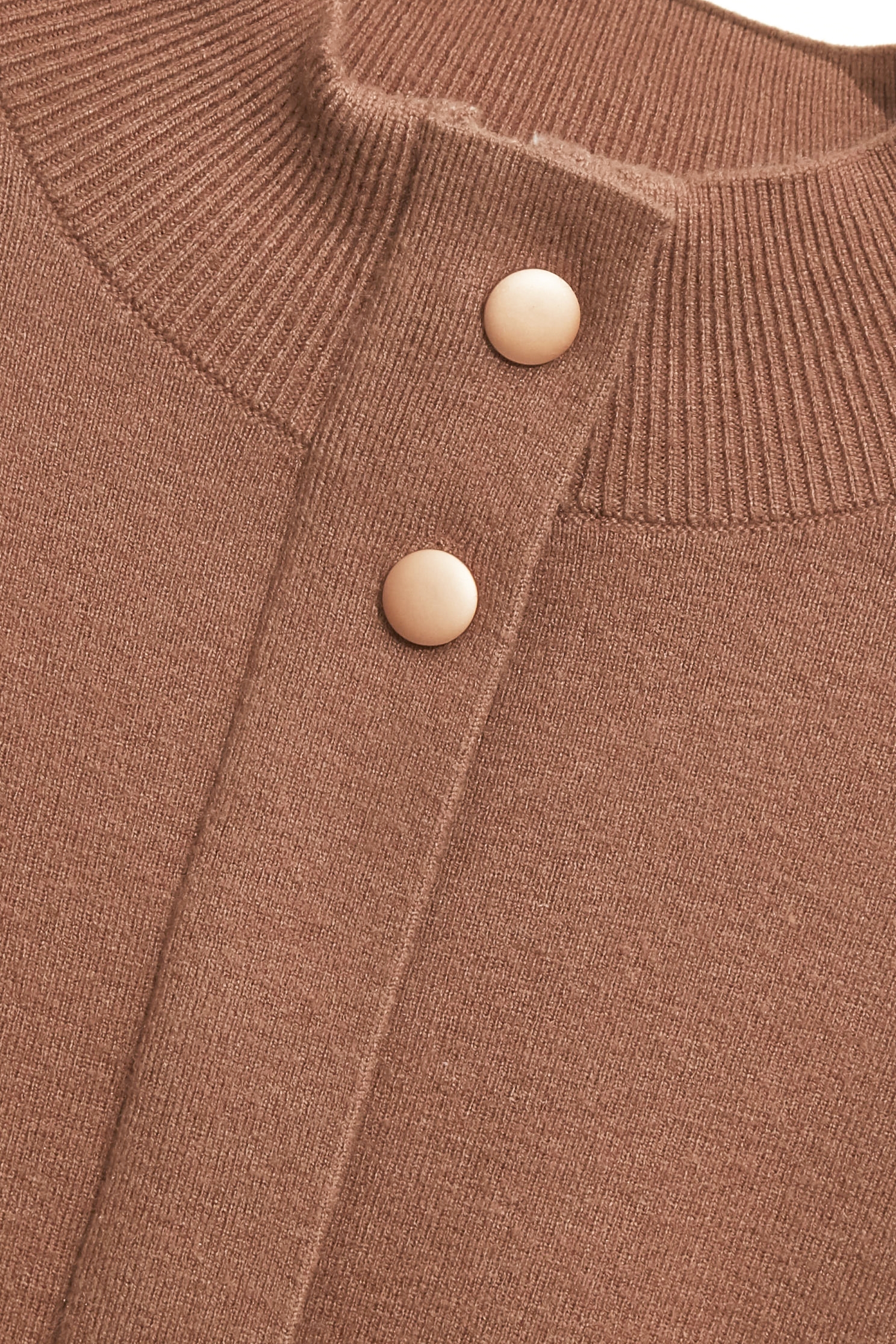 質樸原色拉鍊針織上衣質樸原色拉鍊針織上衣,上班OL穿搭,上衣,人氣商品,秋冬穿搭,簡約穿搭,約會特輯,針織,針織上衣,針織衫