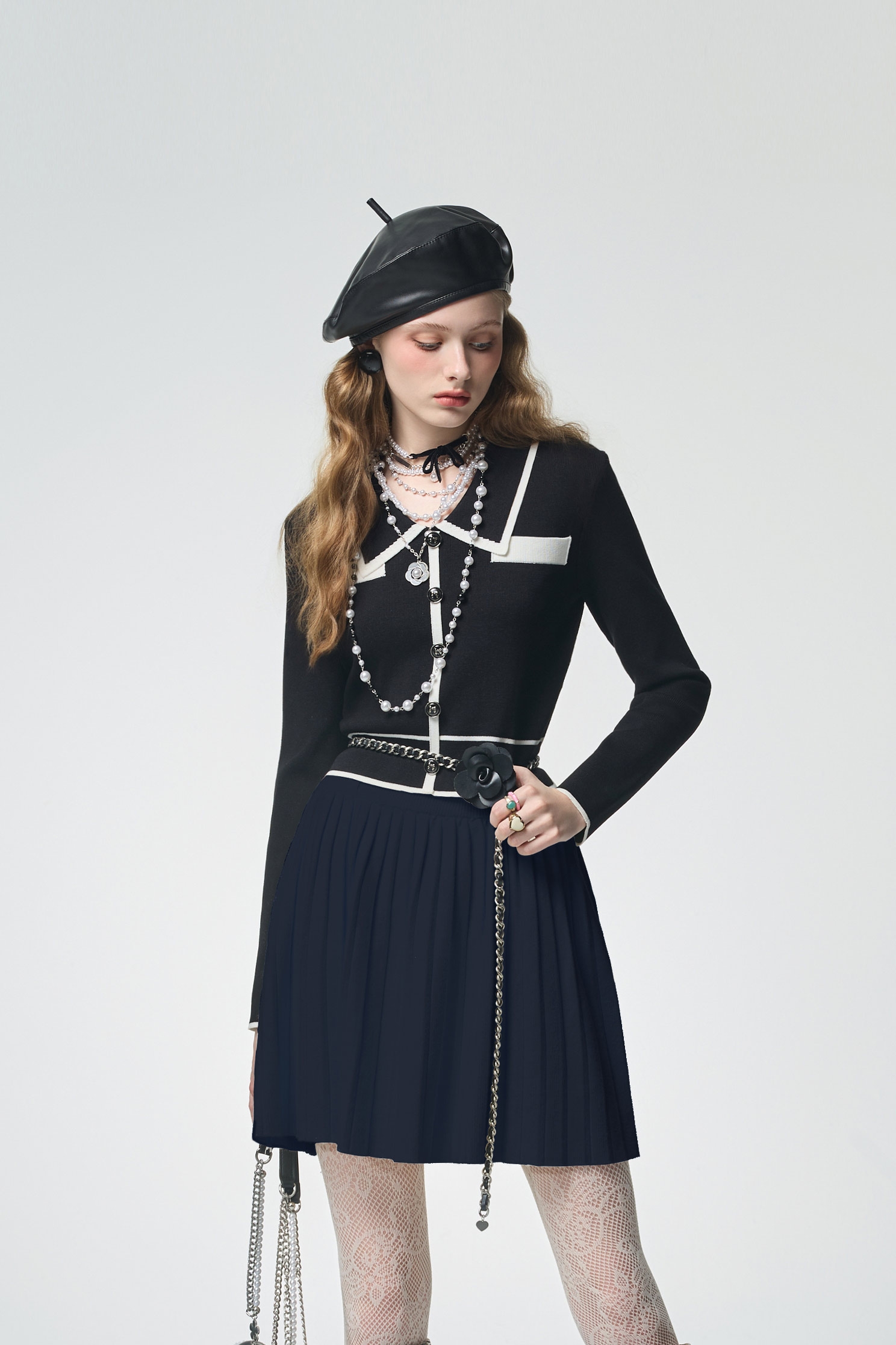 濃厚靛藍小香風針織上衣濃厚靛藍小香風針織上衣,上班OL穿搭,上衣,小香風,秋冬穿搭,約會特輯,針織,針織上衣,針織衫