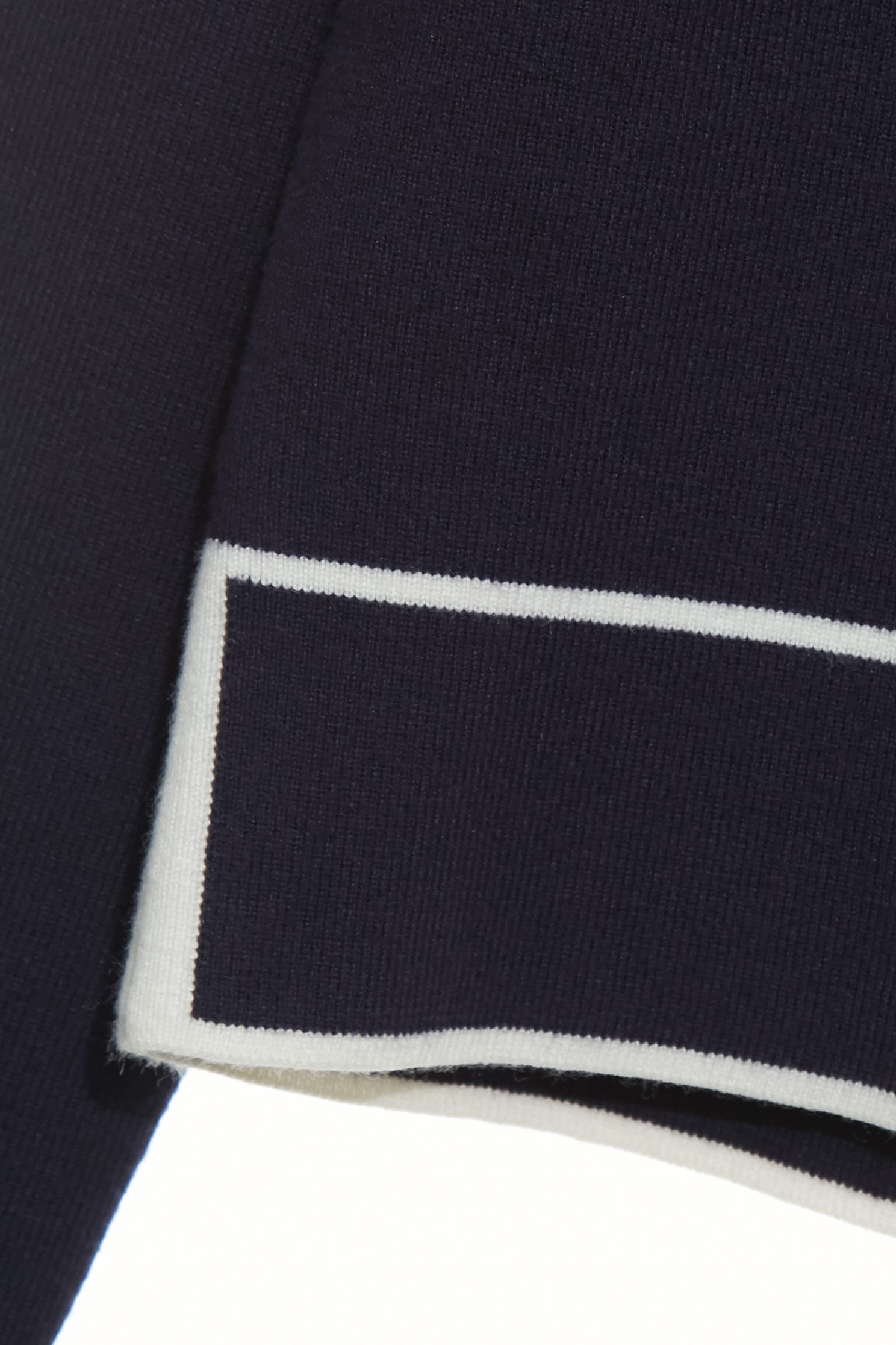 濃厚靛藍小香風針織上衣濃厚靛藍小香風針織上衣,上班OL穿搭,上衣,小香風,秋冬穿搭,約會特輯,針織,針織上衣,針織衫