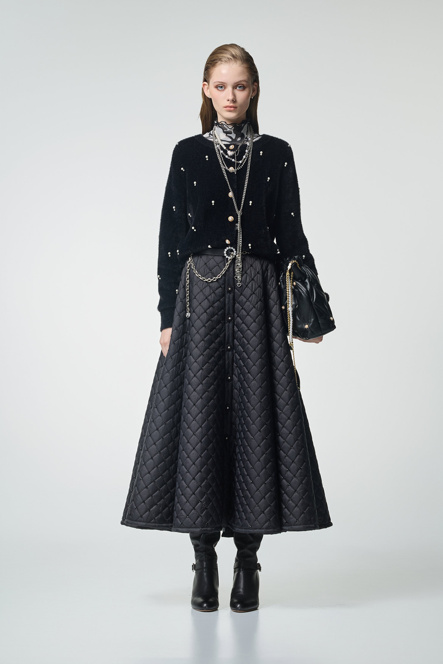 珍珠釘飾仿貂毛針織單品珍珠釘飾仿貂毛針織單品,上班OL穿搭,珍珠,秋冬穿搭,約會特輯,針織,針織衫