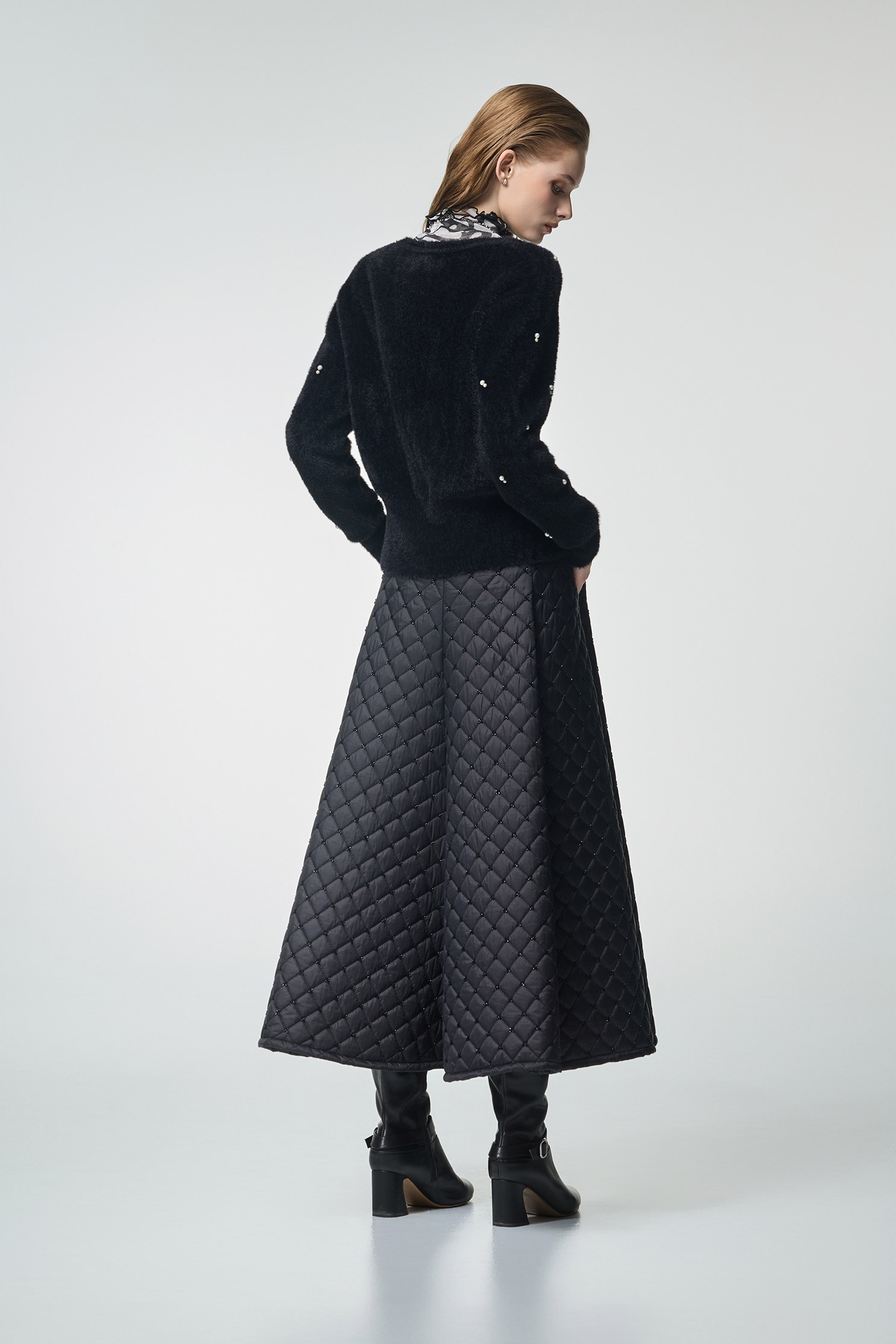 珍珠釘飾仿貂毛針織單品珍珠釘飾仿貂毛針織單品,上班OL穿搭,珍珠,秋冬穿搭,約會特輯,針織,針織衫