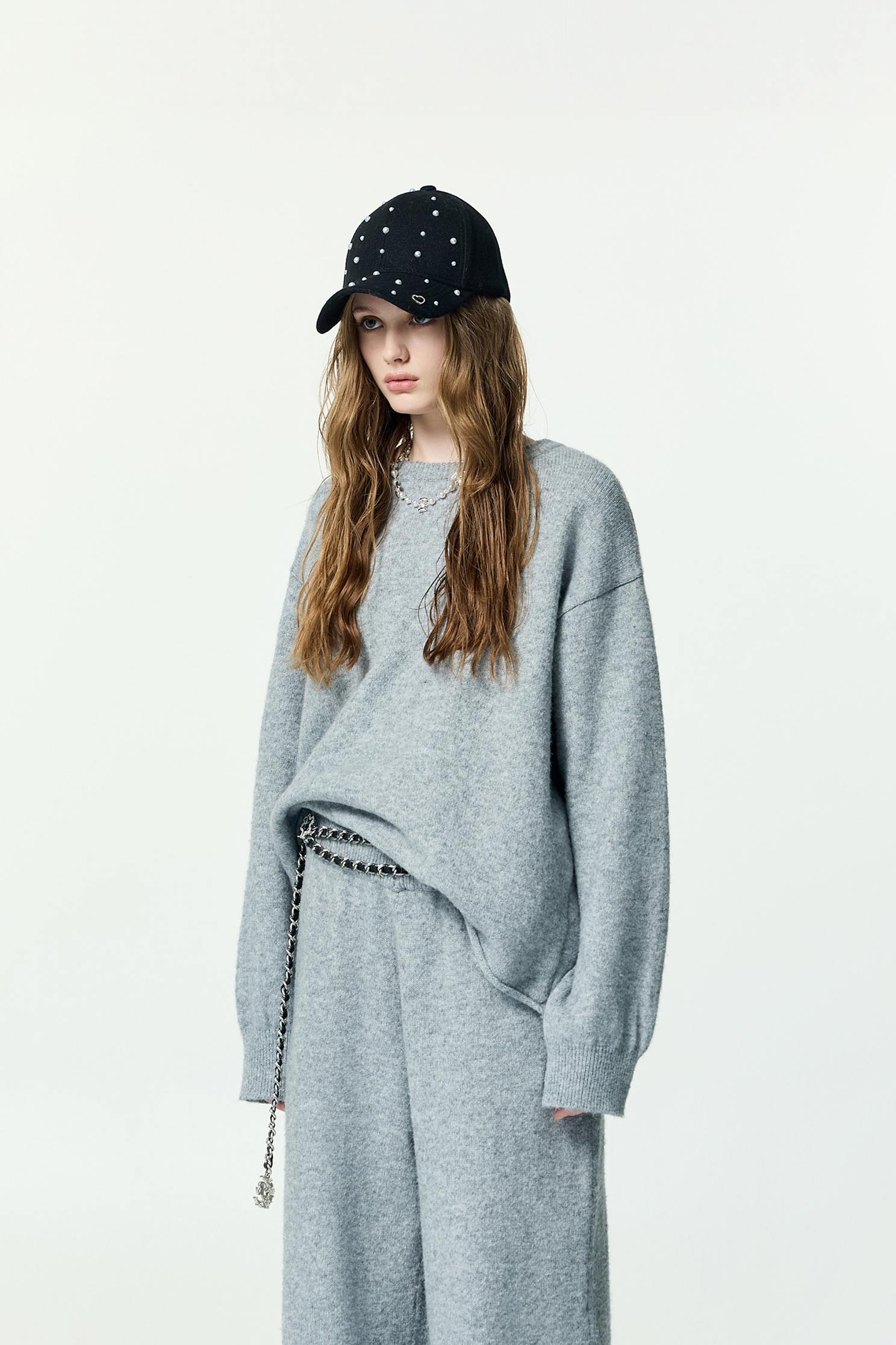 薄暮灰廓型針織上衣薄暮灰廓型針織上衣,上衣,時髦成套搭配,秋冬穿搭,簡約穿搭,針織,針織上衣,針織衫