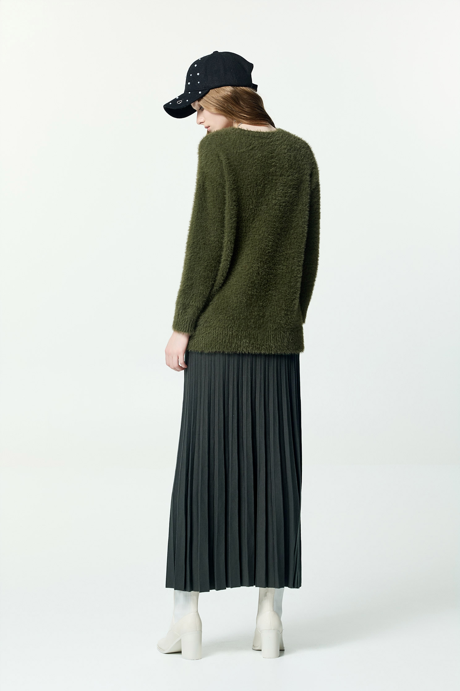 神秘綠崁字串針織上衣神秘綠崁字串針織上衣,上衣,秋冬穿搭,針織,針織衫