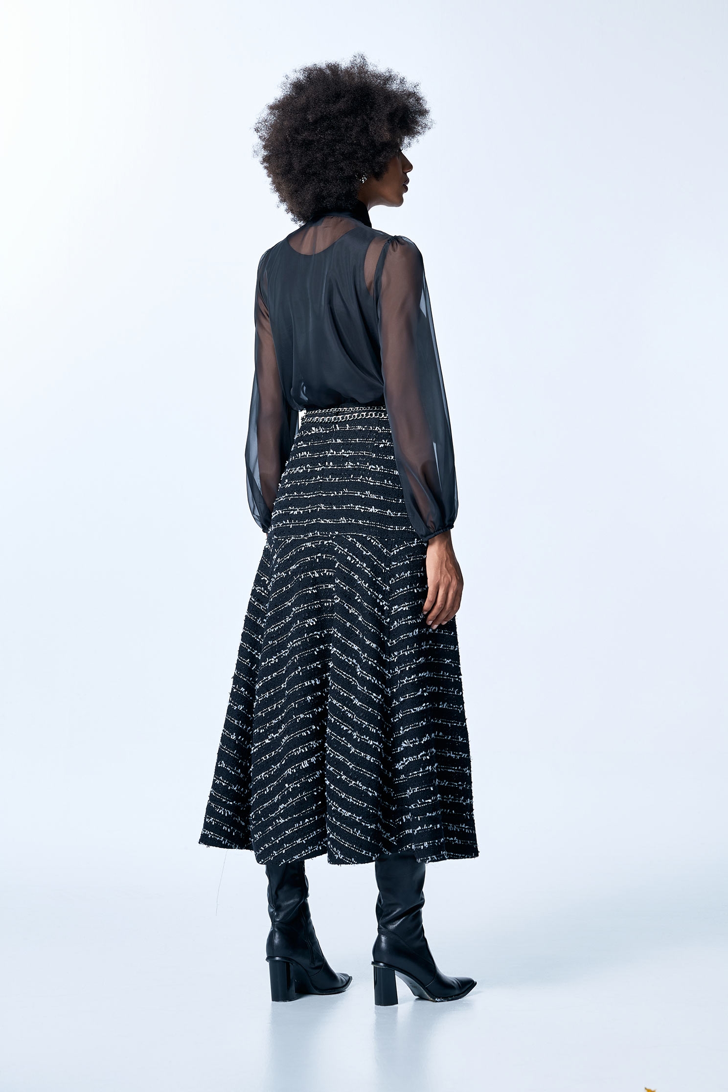 極致黑類烏干高領綁帶上衣極致黑類烏干高領綁帶上衣,上衣,內搭上衣,春夏穿搭,透膚上衣