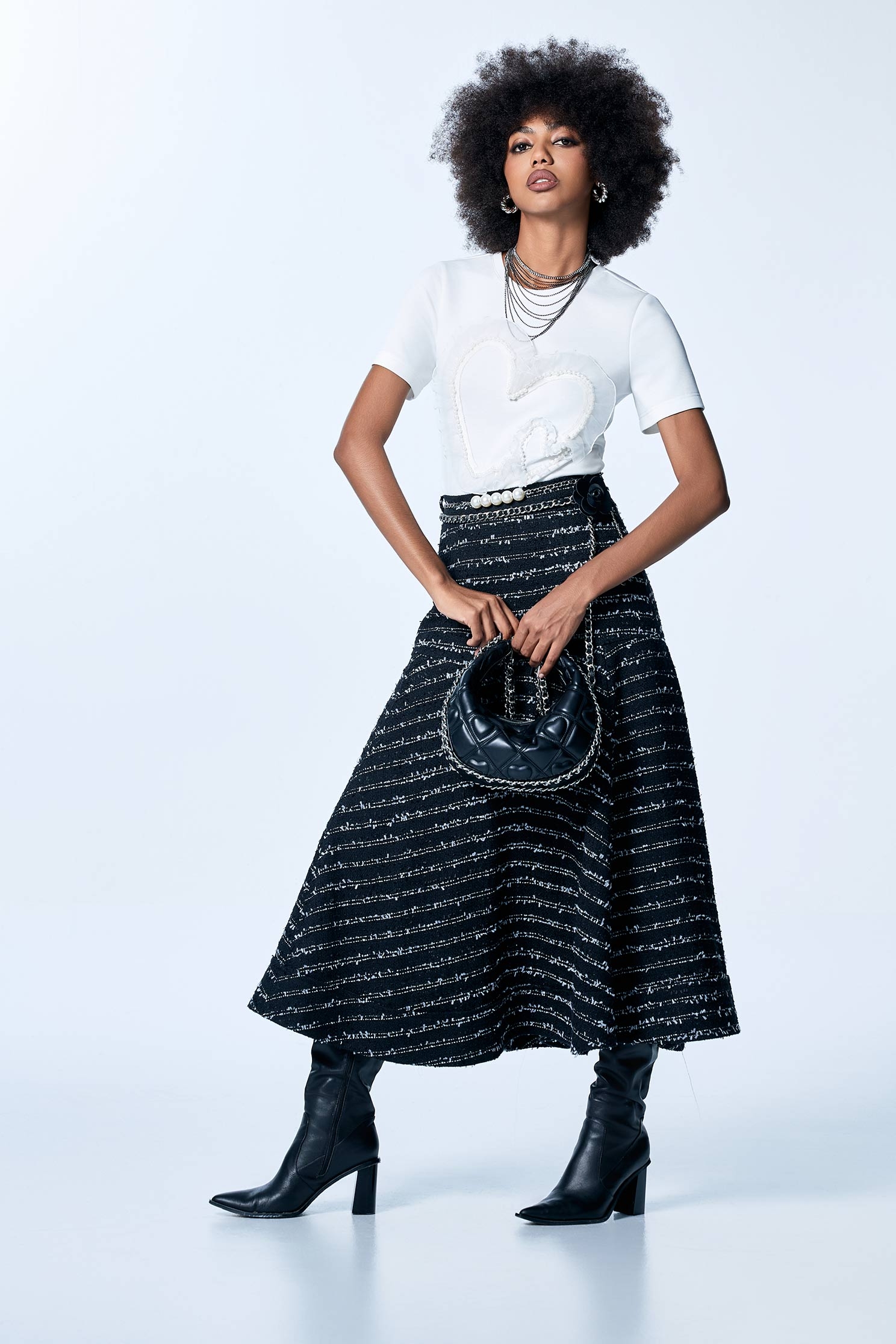 奶白色雙愛心珍珠織帶單品上衣奶白色雙愛心珍珠織帶單品上衣,上衣,春夏穿搭,珍珠,白色上衣