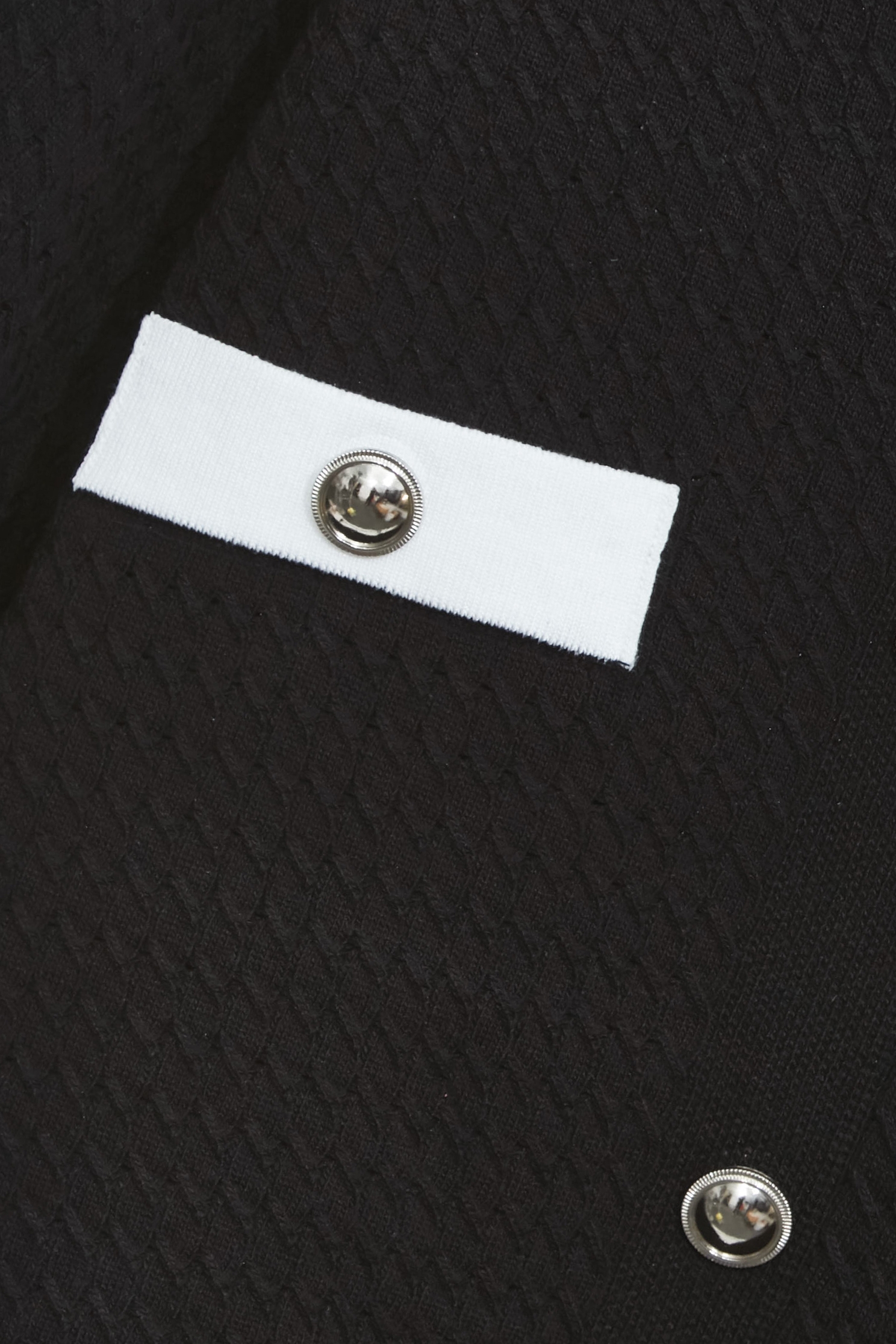 裝飾口袋針織上衣裝飾口袋針織上衣,上班OL穿搭,上衣,春夏穿搭,針織,針織衫,黑色上衣