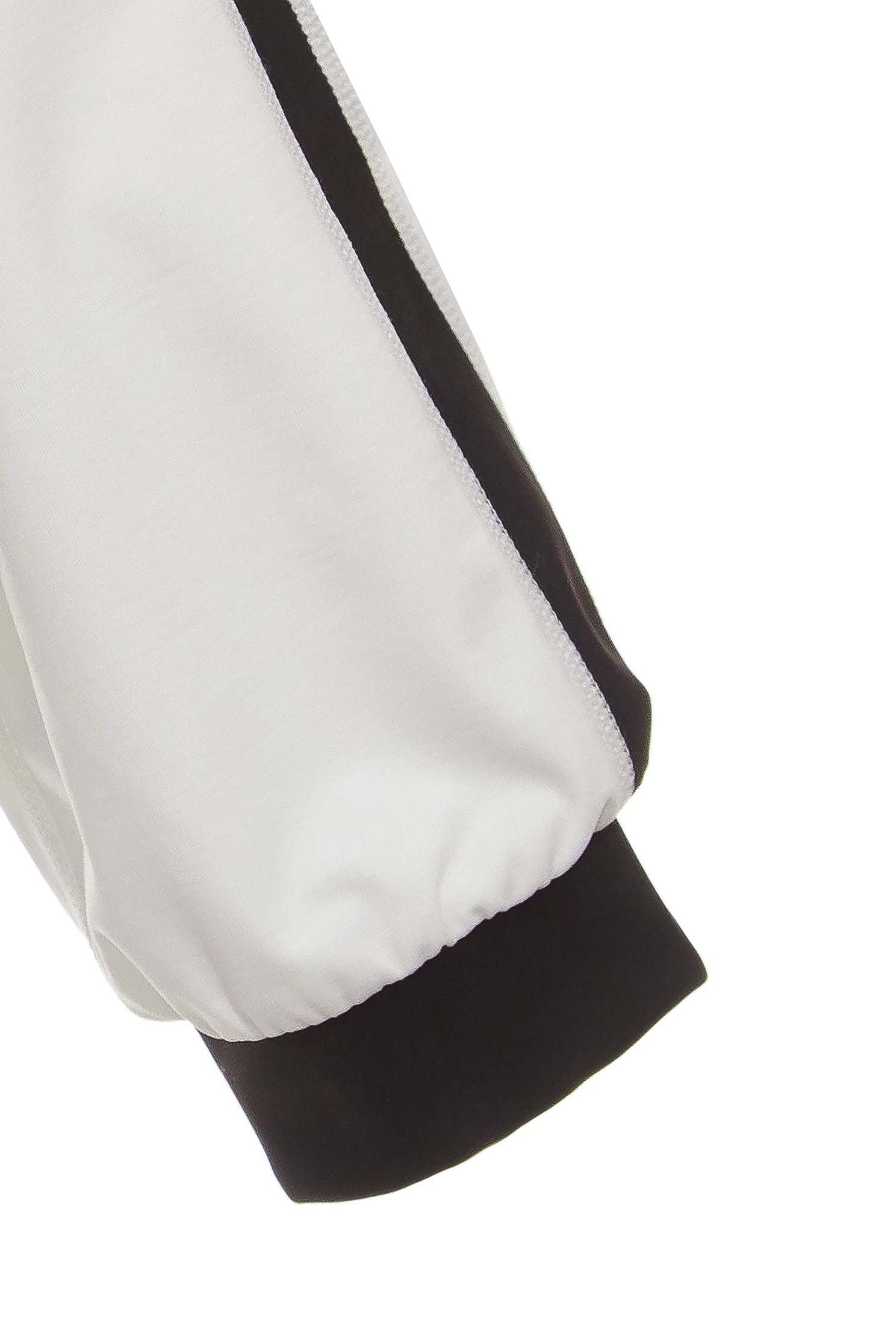 運動風遠紅外線上衣運動風遠紅外線上衣,上衣,春夏穿搭,白色上衣