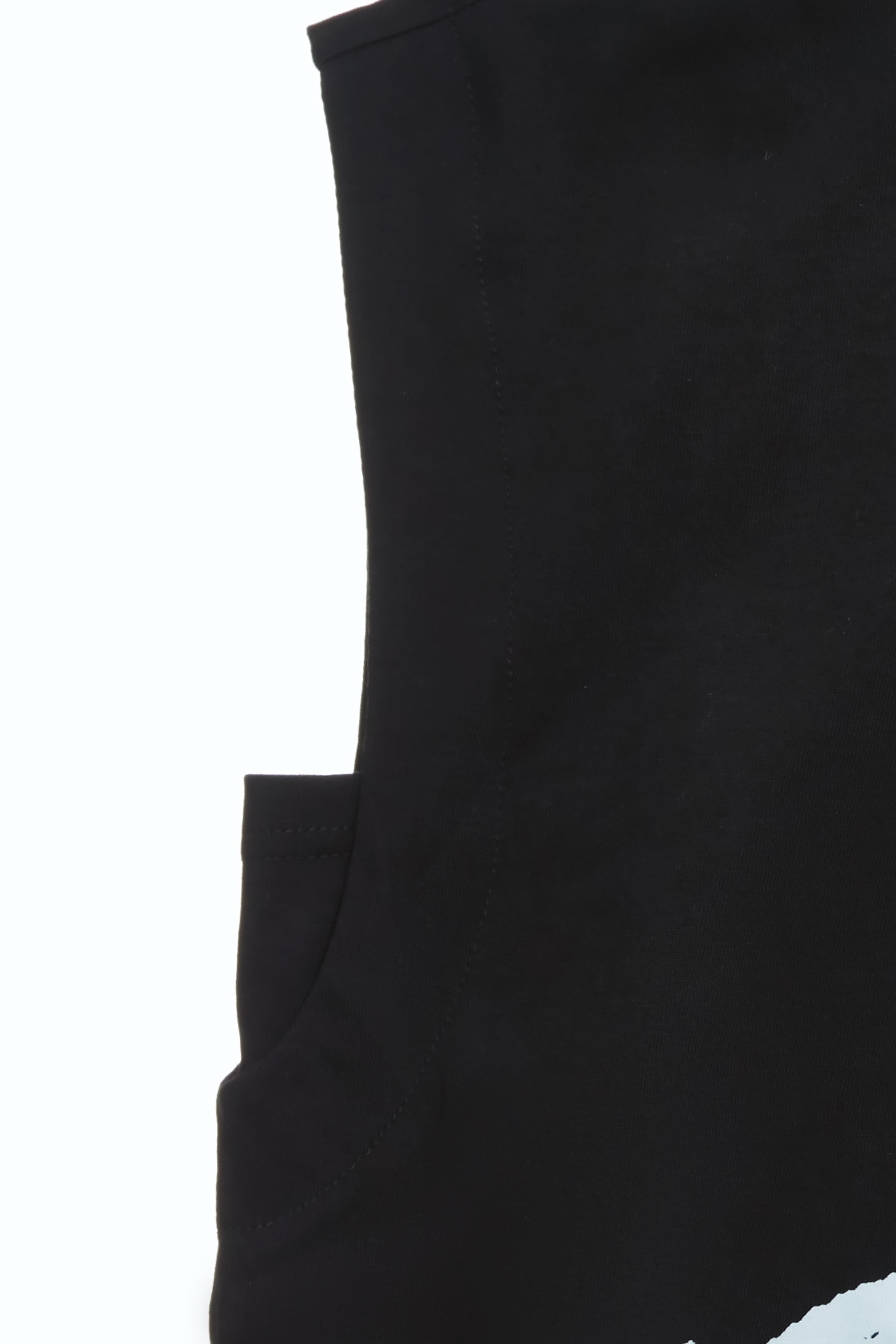 寬蓋袖印花T恤上衣寬蓋袖印花T恤上衣,上衣,春夏穿搭,純棉,花花世界,黑色上衣