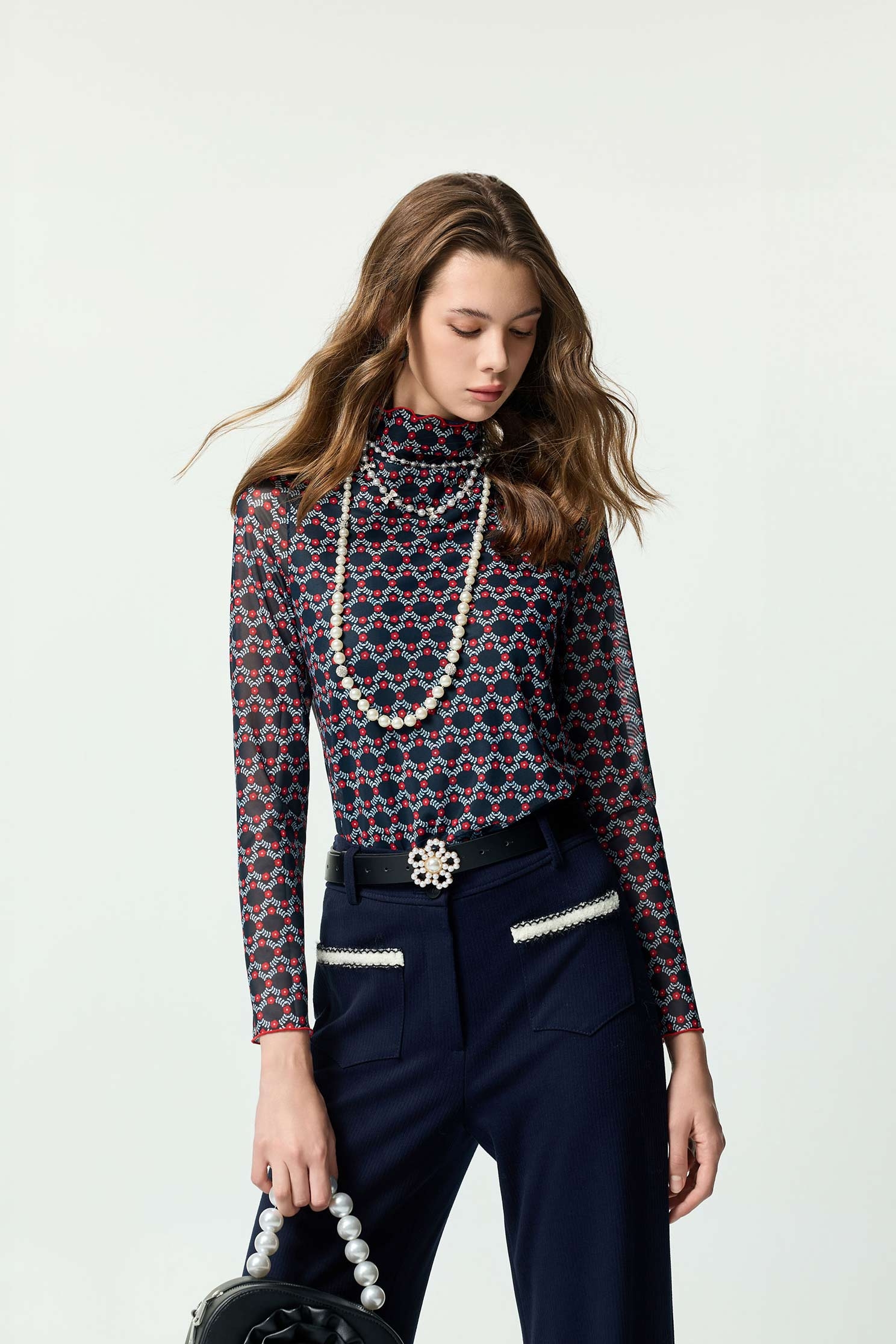 火焰花卉圖騰印花上衣火焰花卉圖騰印花上衣,上衣,人氣商品,刺繡,秋冬穿搭