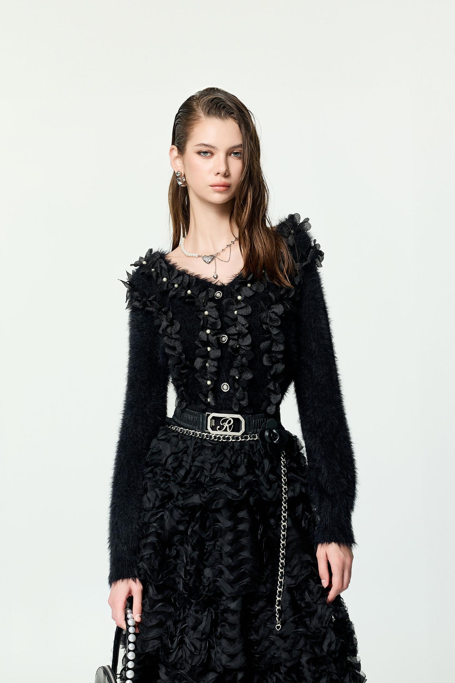 立體珍珠花朵針織單品立體珍珠花朵針織單品,時髦成套搭配,派對特輯,珍珠,秋冬穿搭,約會特輯,花花世界,針織,針織衫