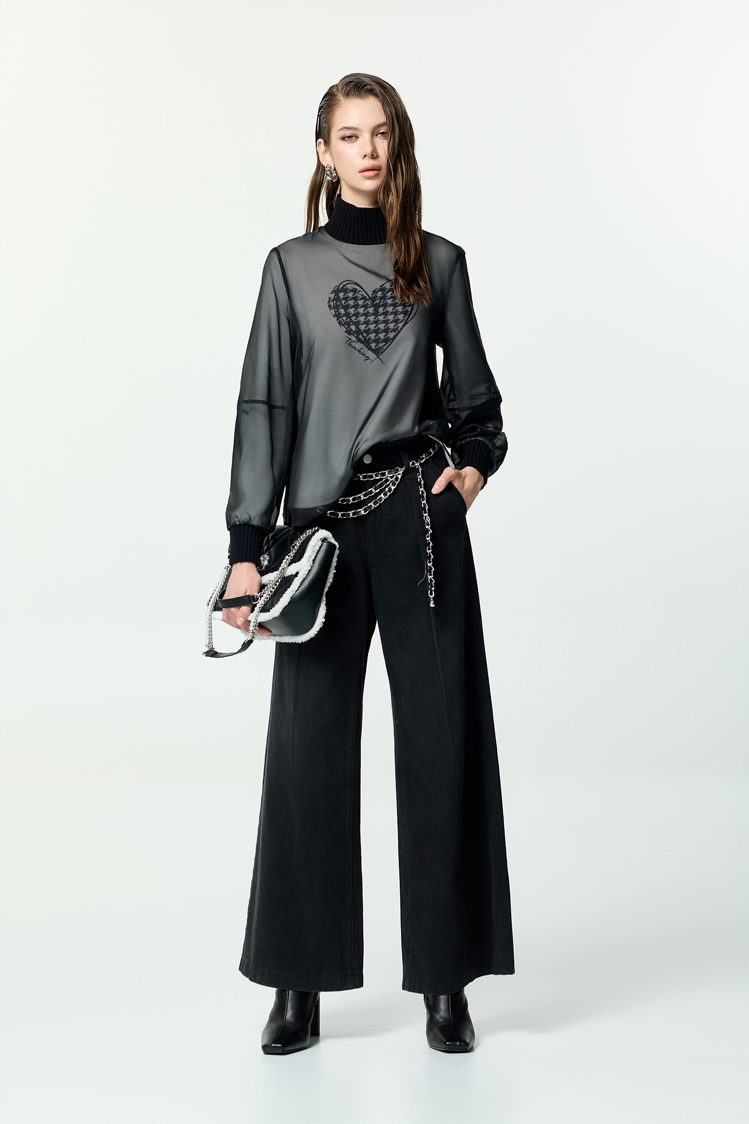 雙層異材透視愛心印花單品雙層異材透視愛心印花單品,上衣,人氣商品,秋冬穿搭