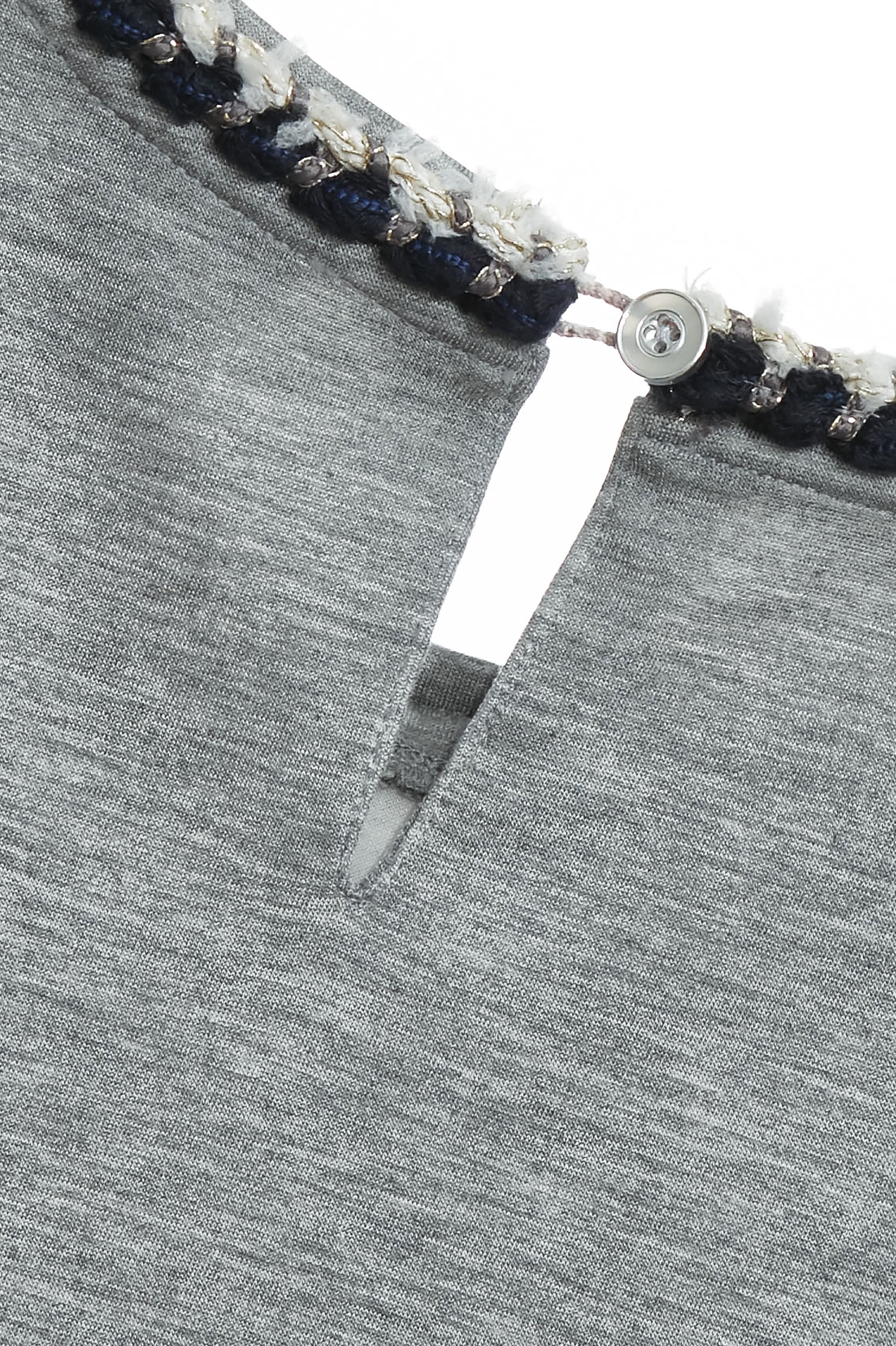 鹽灰色織帶繞字裝飾T鹽灰色織帶繞字裝飾T,T-Shirt,春夏穿搭