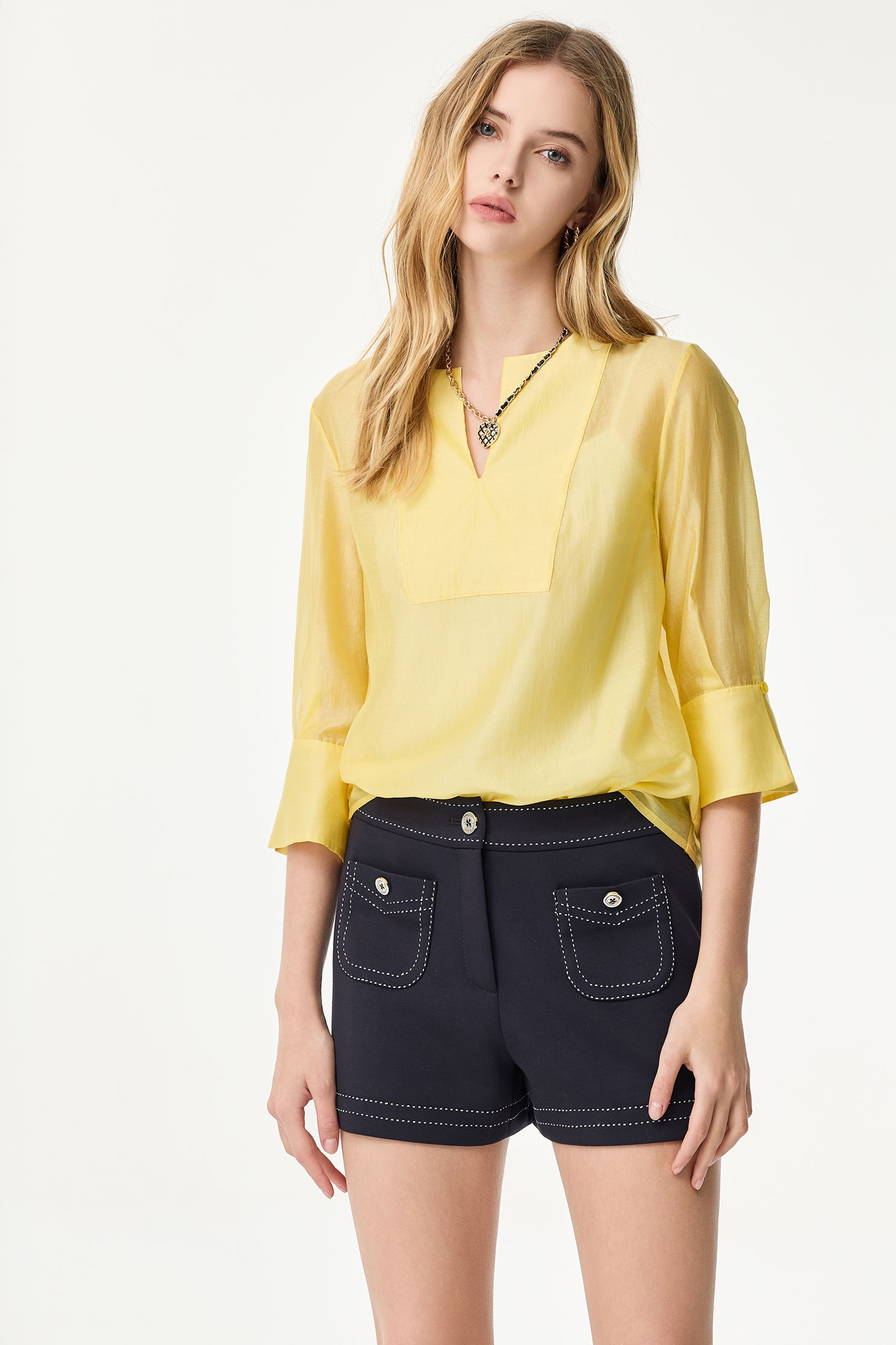 陽光黃絲棉上衣陽光黃絲棉上衣,上班OL穿搭,上衣,春夏穿搭,時髦成套搭配,約會特輯,襯衫