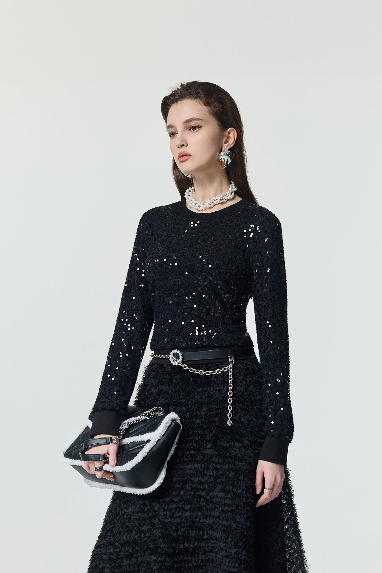 輕奢崁亮片彈性單品上衣輕奢崁亮片彈性單品上衣,上衣,春夏穿搭,派對特輯,約會特輯,針織