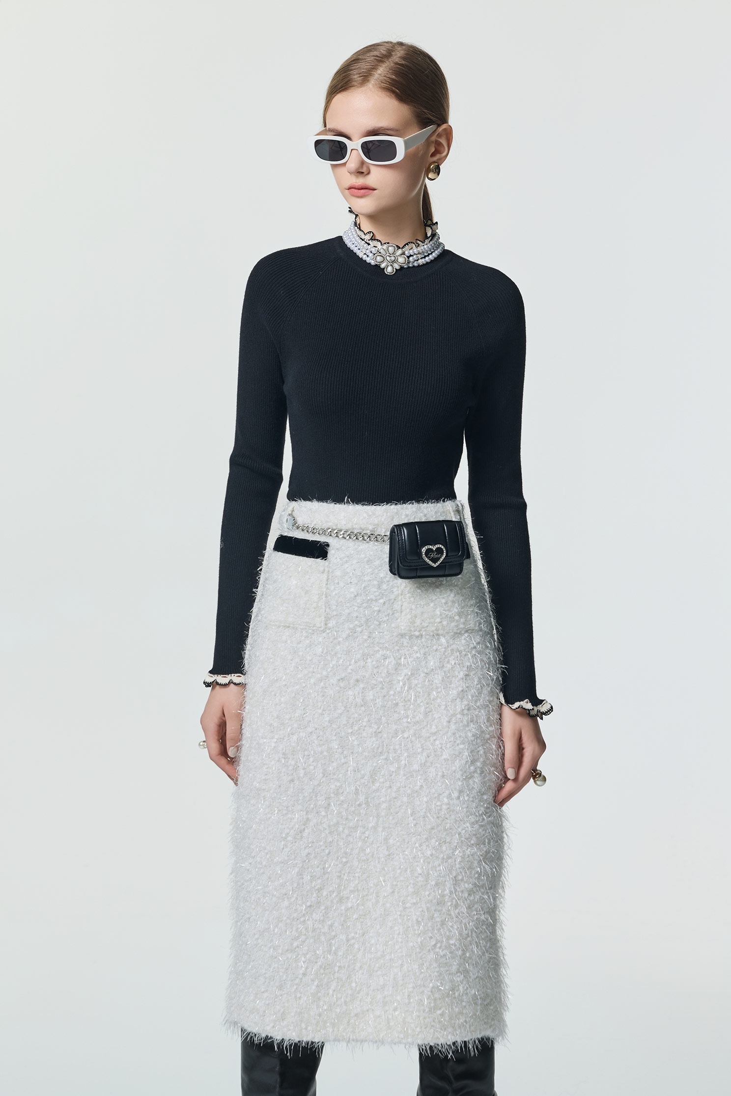 配色荷葉織帶坑條針織單品配色荷葉織帶坑條針織單品,上班OL穿搭,春夏穿搭,簡約穿搭,約會特輯,荷葉,針織,針織衫