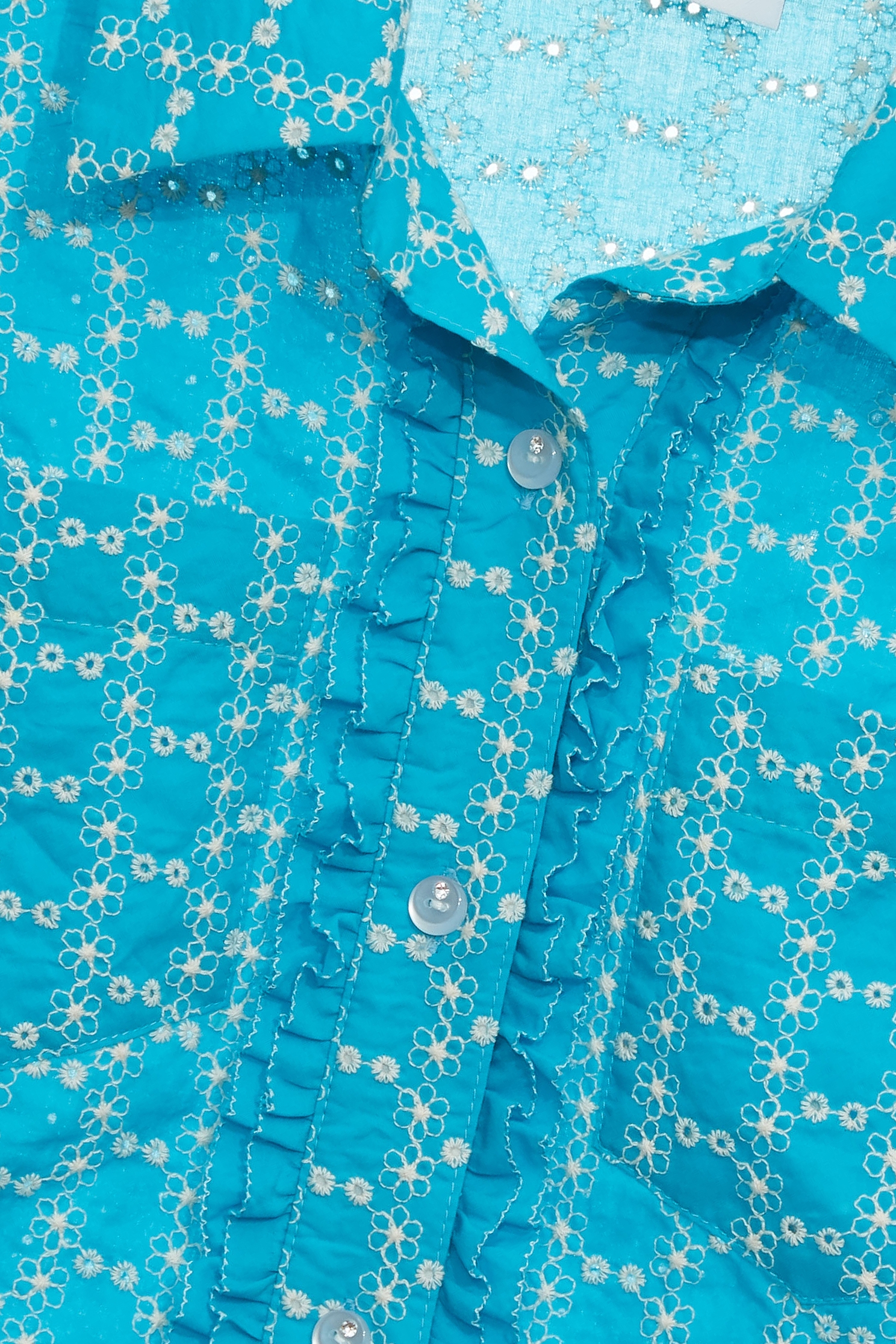 水生藍刺繡上衣水生藍刺繡上衣,上衣,刺繡,春夏穿搭,繡花上衣,荷葉,襯衫