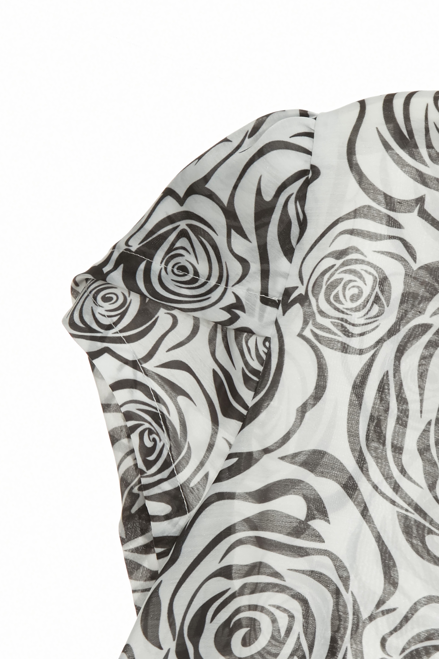 R字黑白玫瑰花單品上衣R字黑白玫瑰花單品上衣,上衣,人氣商品,春夏穿搭,花花世界,透膚上衣