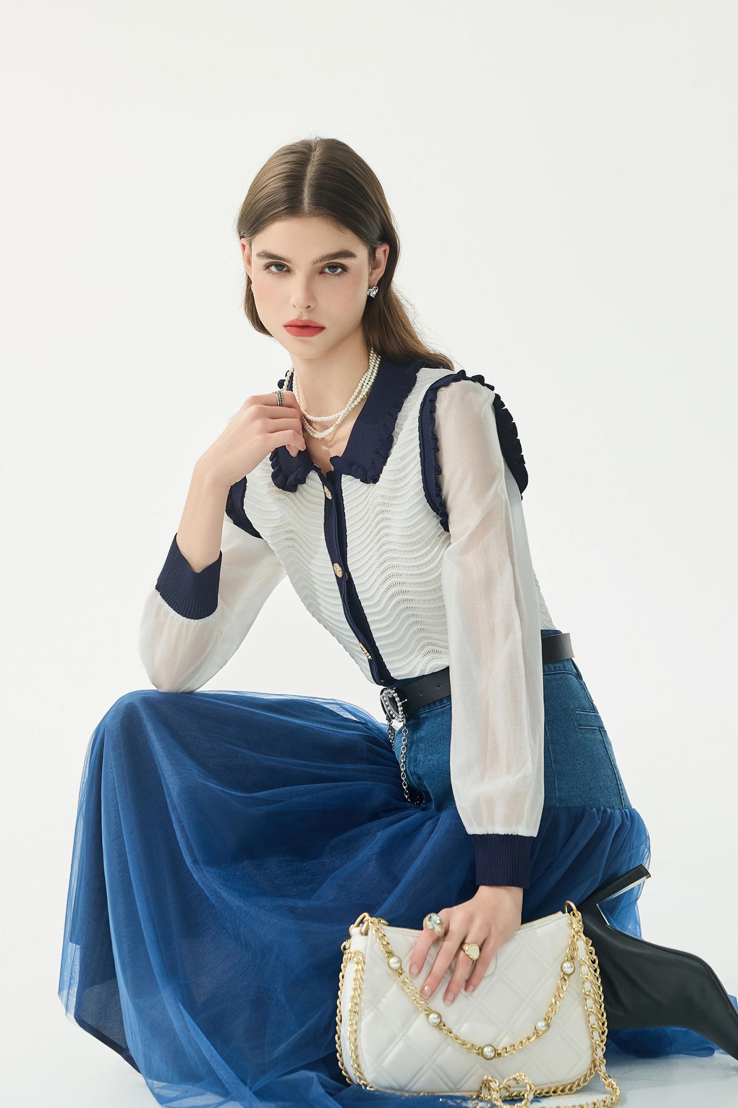 鑲暮色藍邊針織上衣鑲暮色藍邊針織上衣,上衣,人氣商品,小香風,春夏穿搭,針織,針織上衣,針織衫