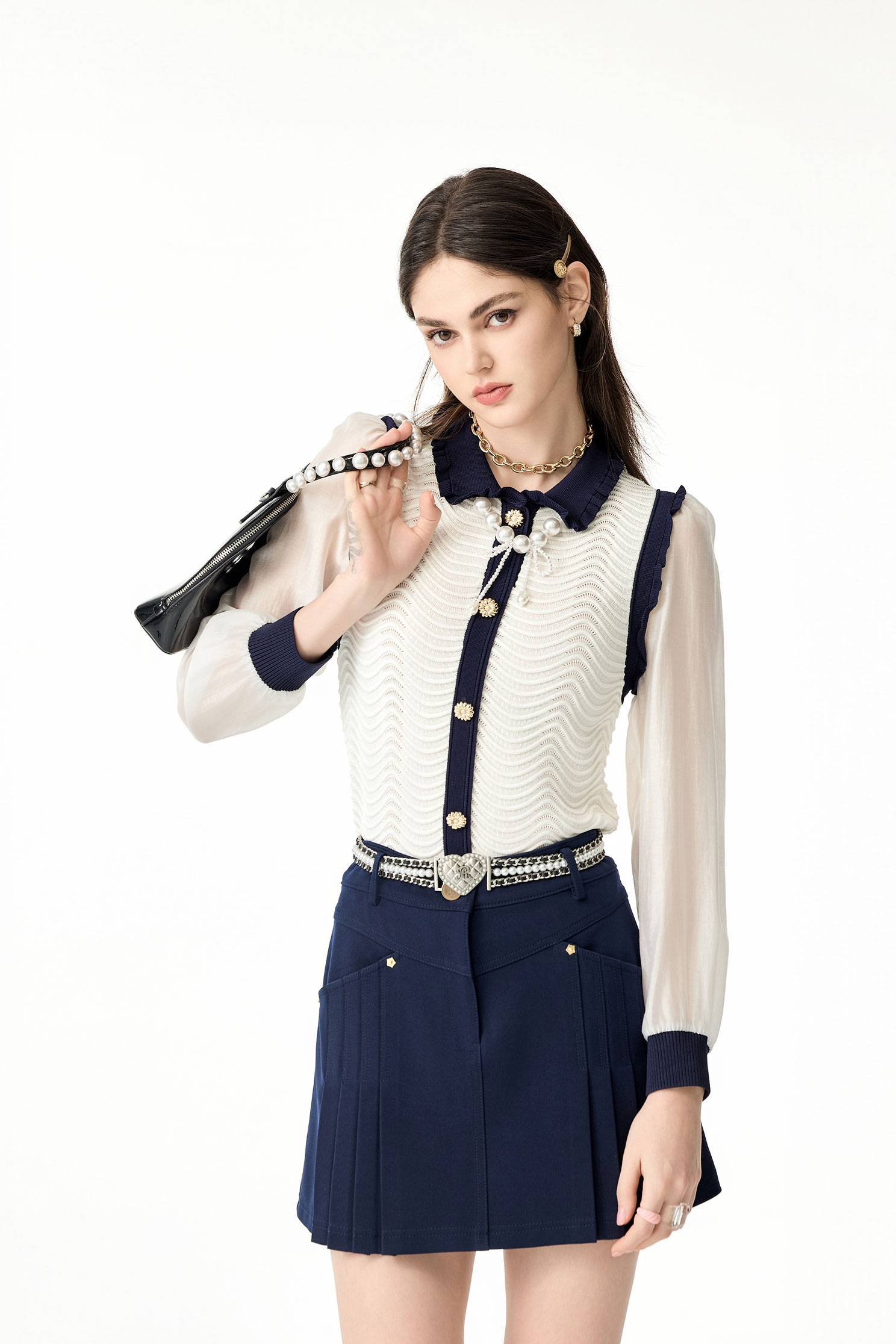 鑲暮色藍邊針織上衣鑲暮色藍邊針織上衣,上衣,人氣商品,小香風,春夏穿搭,針織,針織上衣,針織衫