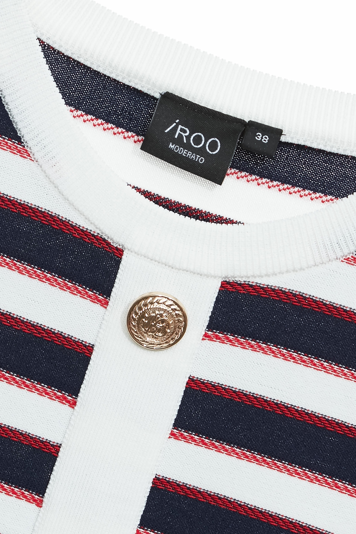 配條縫釦短袖針織上衣配條縫釦短袖針織上衣,上衣,春夏穿搭,條紋,針織,針織衫