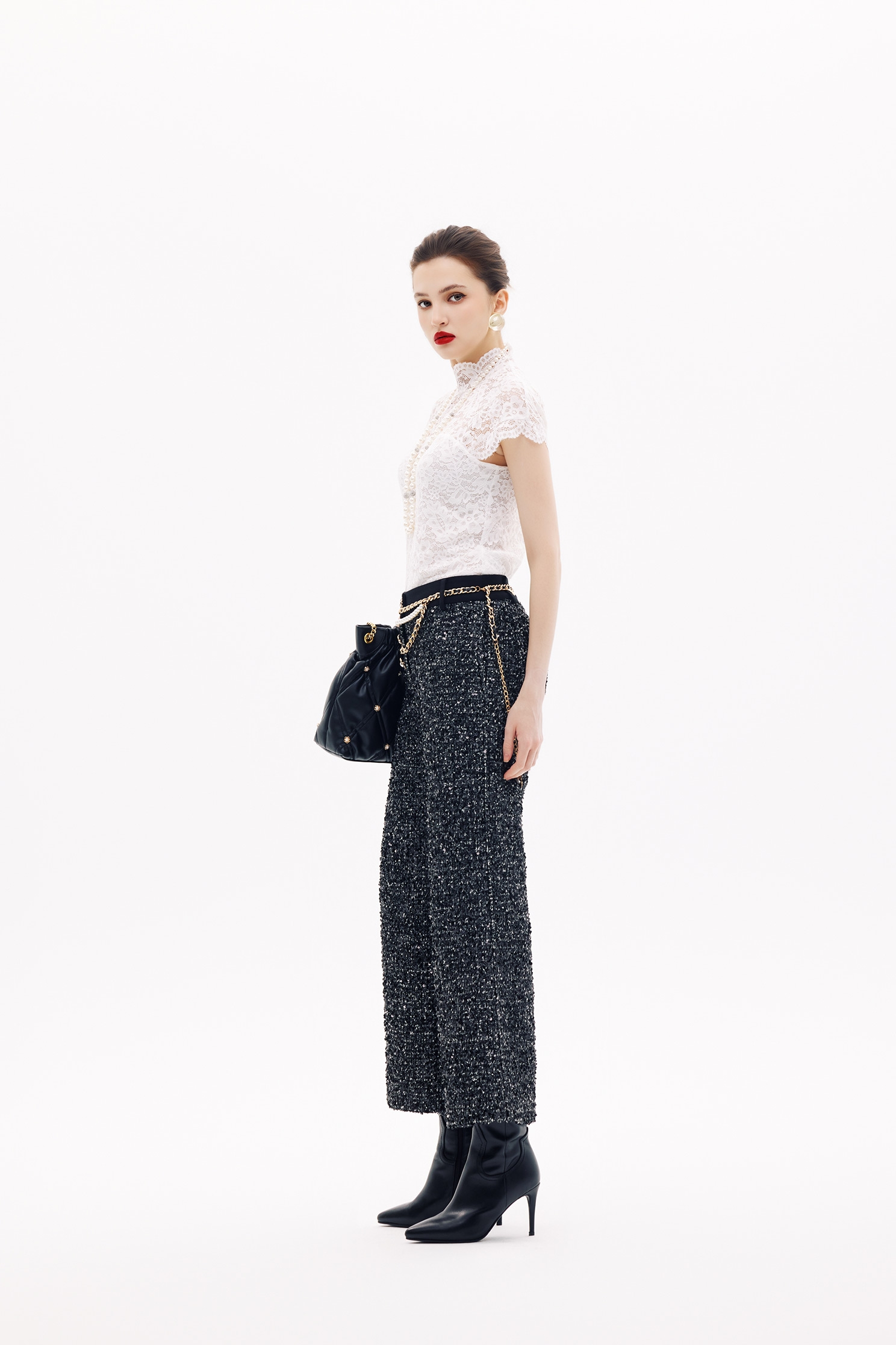 珍珠白小高領彈性蕾絲單品珍珠白小高領彈性蕾絲單品,上班OL穿搭,上衣,春夏穿搭,珍珠,約會特輯,花花世界,蕾絲