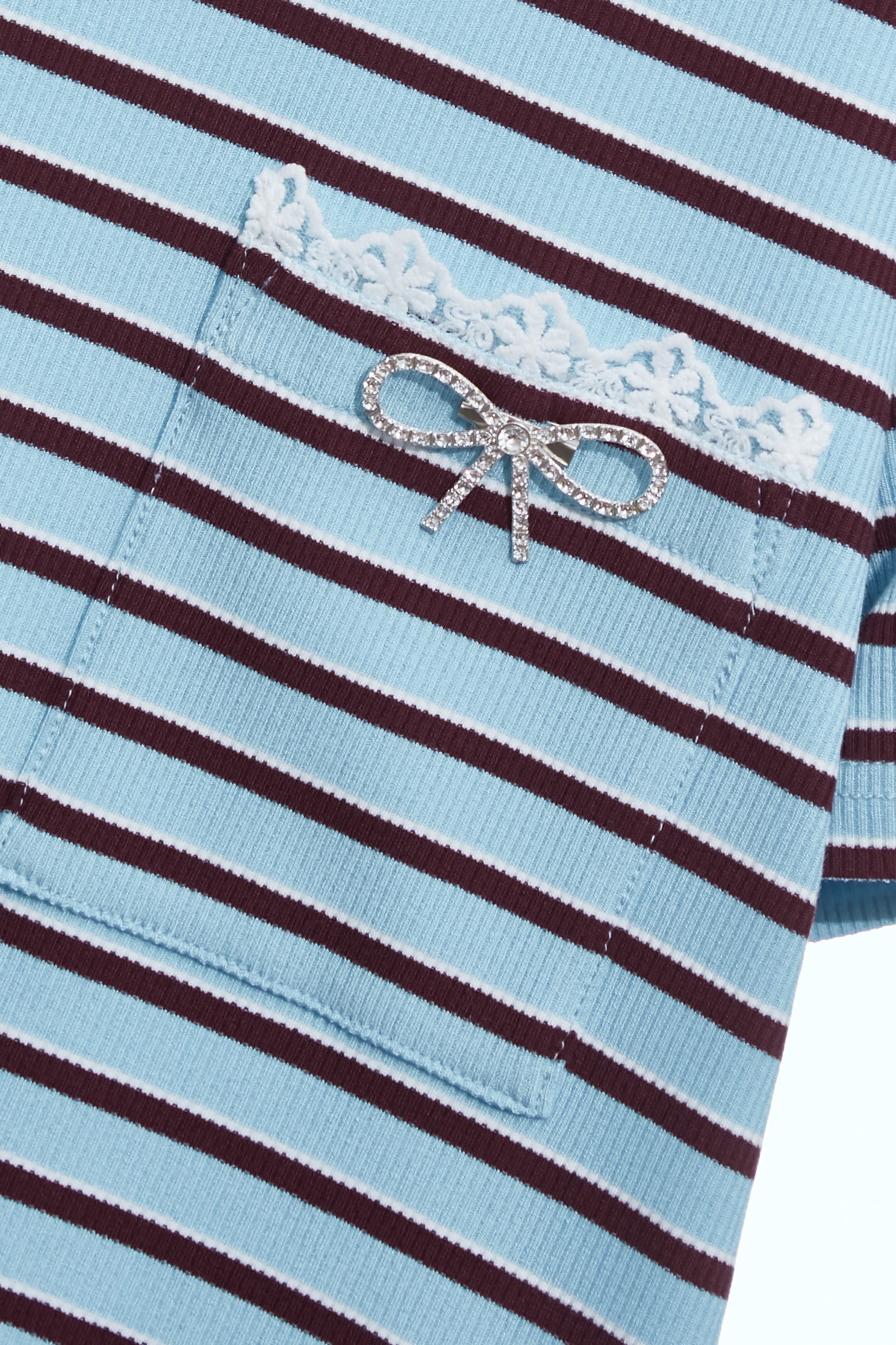 帆船藍鑲色條造型上衣帆船藍鑲色條造型上衣,T恤,上衣,春夏穿搭,條紋,蕾絲,蝴蝶結,輕奢度假,輕奢渡假