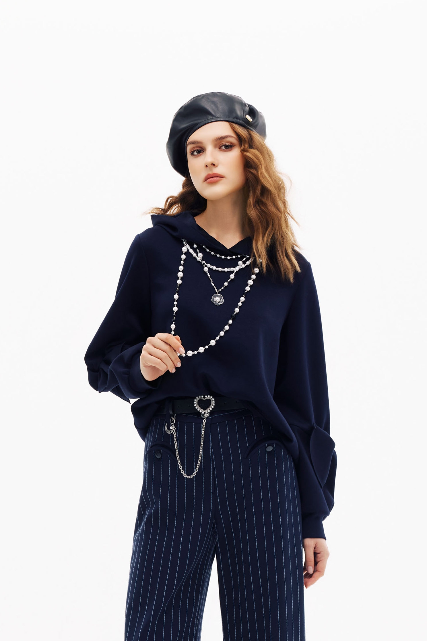 濃厚靛藍蝴蝶結袖上衣濃厚靛藍蝴蝶結袖上衣,上衣,春夏穿搭,蝴蝶結