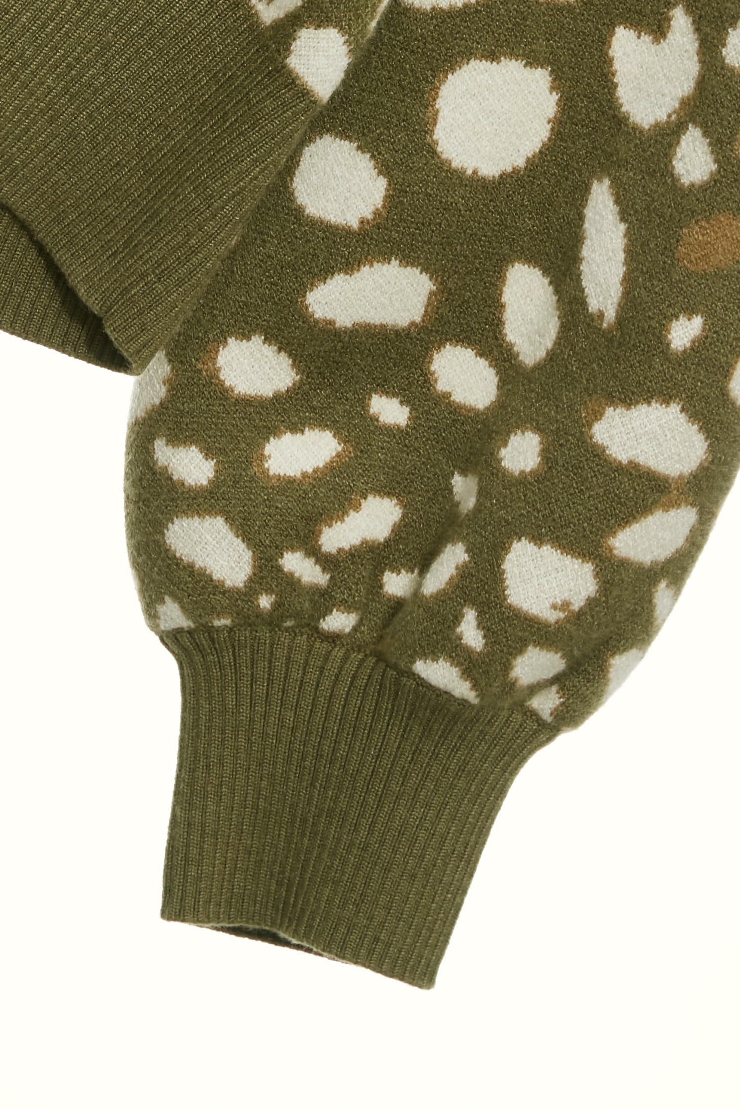 漸層鹿紋織花針織上衣漸層鹿紋織花針織上衣,V領上衣,上班OL穿搭,上衣,人氣商品,春夏穿搭,針織,針織上衣,針織衫