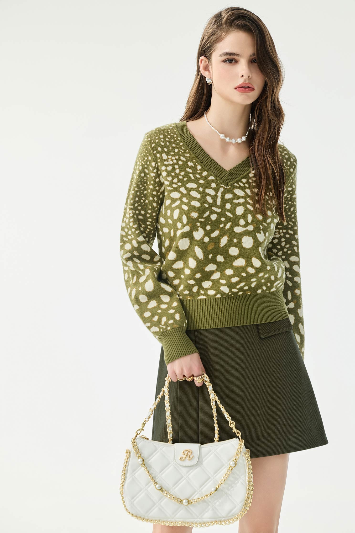 漸層鹿紋織花針織上衣漸層鹿紋織花針織上衣,V領上衣,上班OL穿搭,上衣,人氣商品,春夏穿搭,針織,針織上衣,針織衫