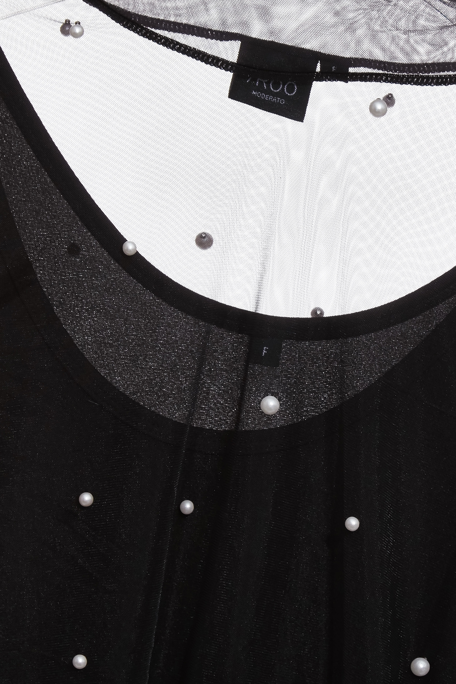 網布珍珠釘飾高領內搭網布珍珠釘飾高領內搭,上班OL穿搭,上衣,內搭上衣,春夏穿搭,派對特輯,珍珠,約會特輯,黑色上衣