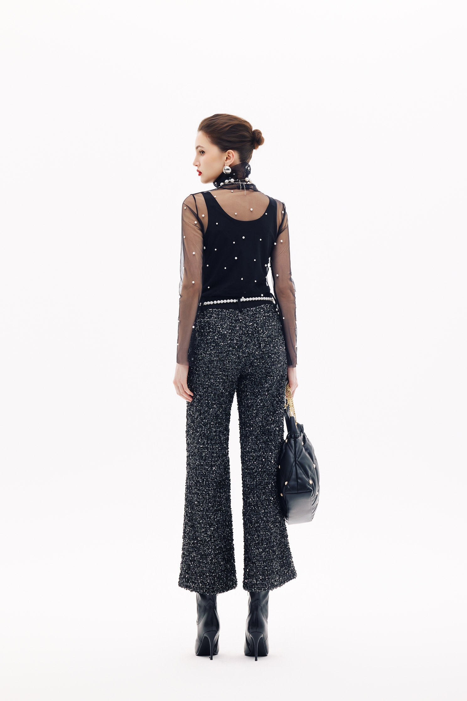 網布珍珠釘飾高領內搭網布珍珠釘飾高領內搭,上班OL穿搭,上衣,內搭上衣,春夏穿搭,派對特輯,珍珠,約會特輯,黑色上衣