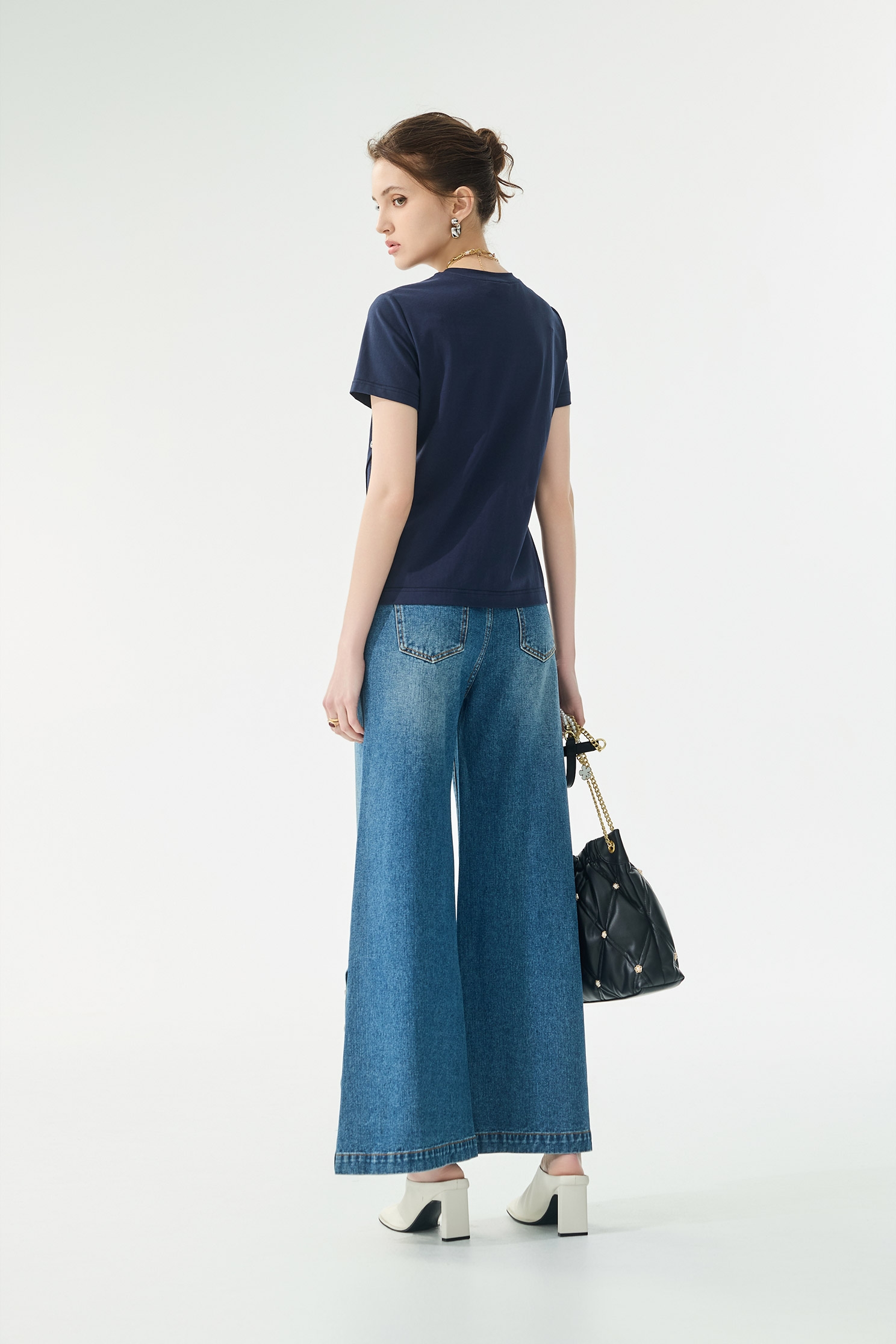 海軍藍側衩Ｔ恤上衣海軍藍側衩Ｔ恤上衣,T恤,上衣,人氣商品,春夏穿搭,純棉