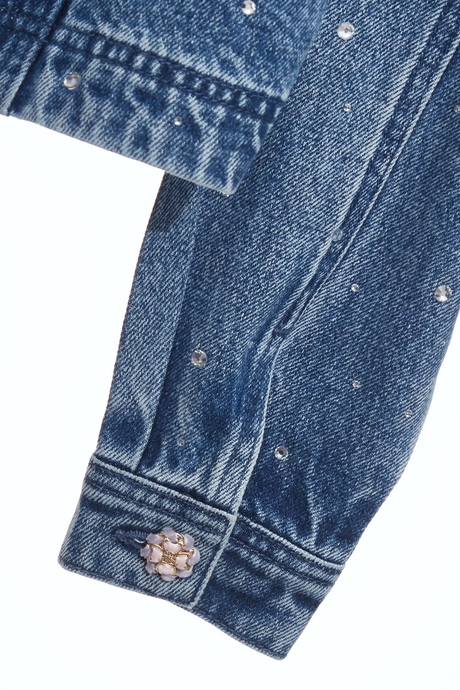 閃亮鑽飾牛仔外套閃亮鑽飾牛仔外套,丹寧,外套,春夏穿搭,牛仔,牛仔外套,約會特輯,花花世界