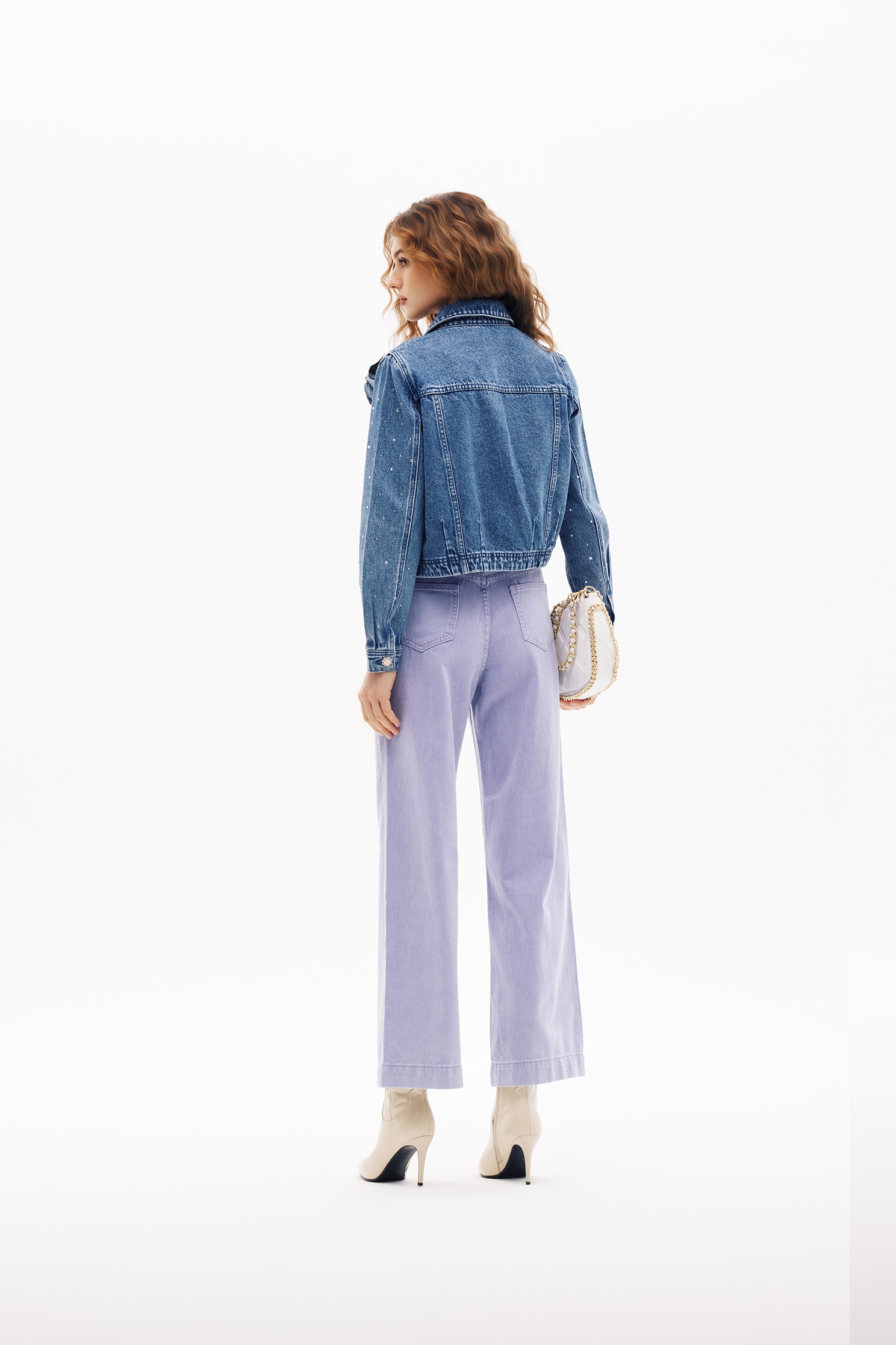 閃亮鑽飾牛仔外套閃亮鑽飾牛仔外套,丹寧,外套,春夏穿搭,牛仔,牛仔外套,約會特輯,花花世界