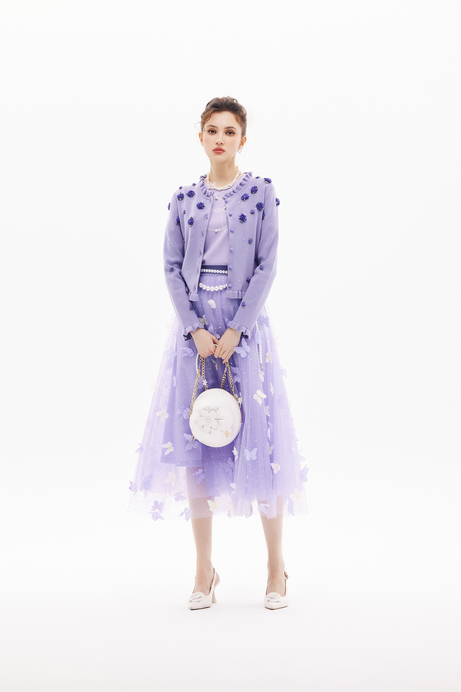 綴藍紫色手工花針織外套綴藍紫色手工花針織外套,上班OL穿搭,人氣商品,外套,春夏穿搭,約會特輯,花花世界,荷葉,針織,針織外套