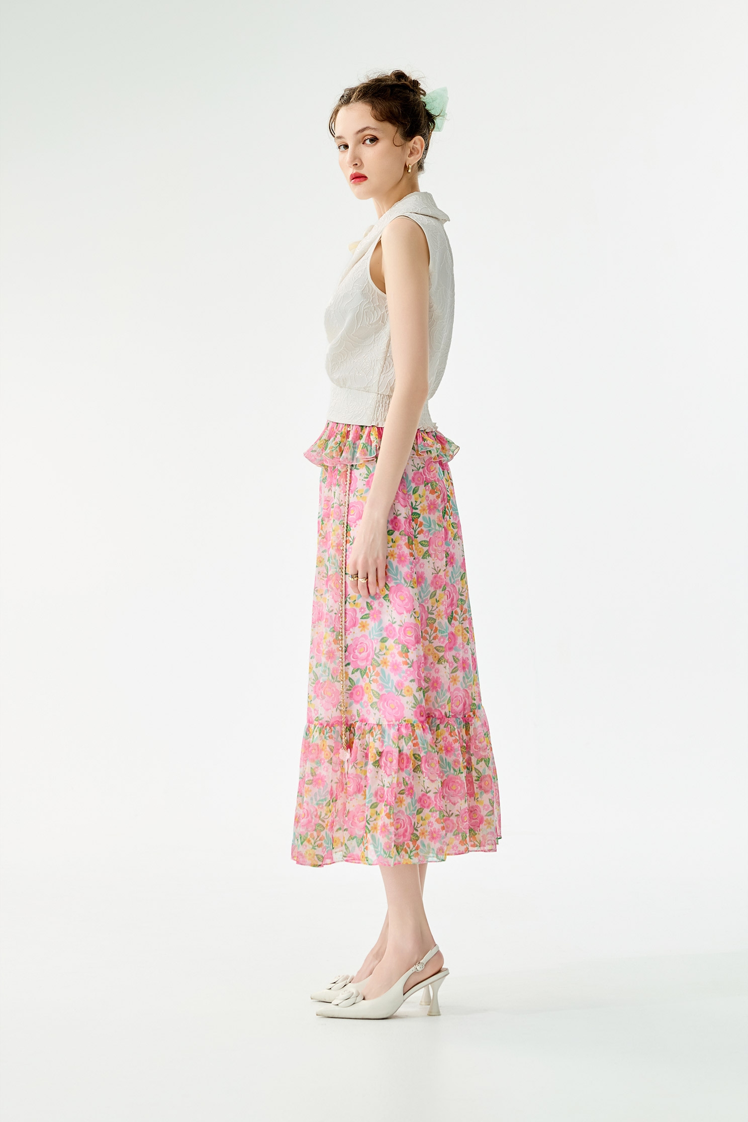 飄逸粉花漫境印花長裙飄逸粉花漫境印花長裙,春夏穿搭,時髦成套搭配,約會特輯,花花世界,荷葉,長裙,雪紡,雪紡裙