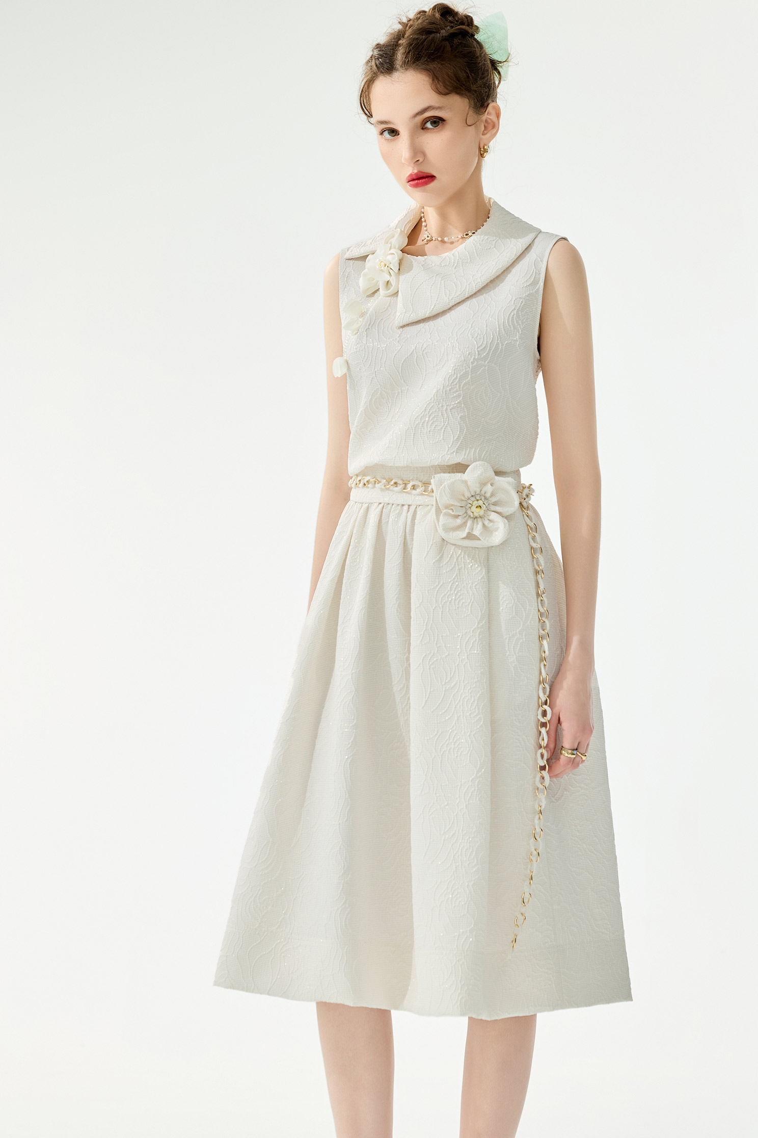 閃光澤立體玫瑰壓紋長裙閃光澤立體玫瑰壓紋長裙,春夏穿搭,時髦成套搭配,約會特輯,花花世界,長裙