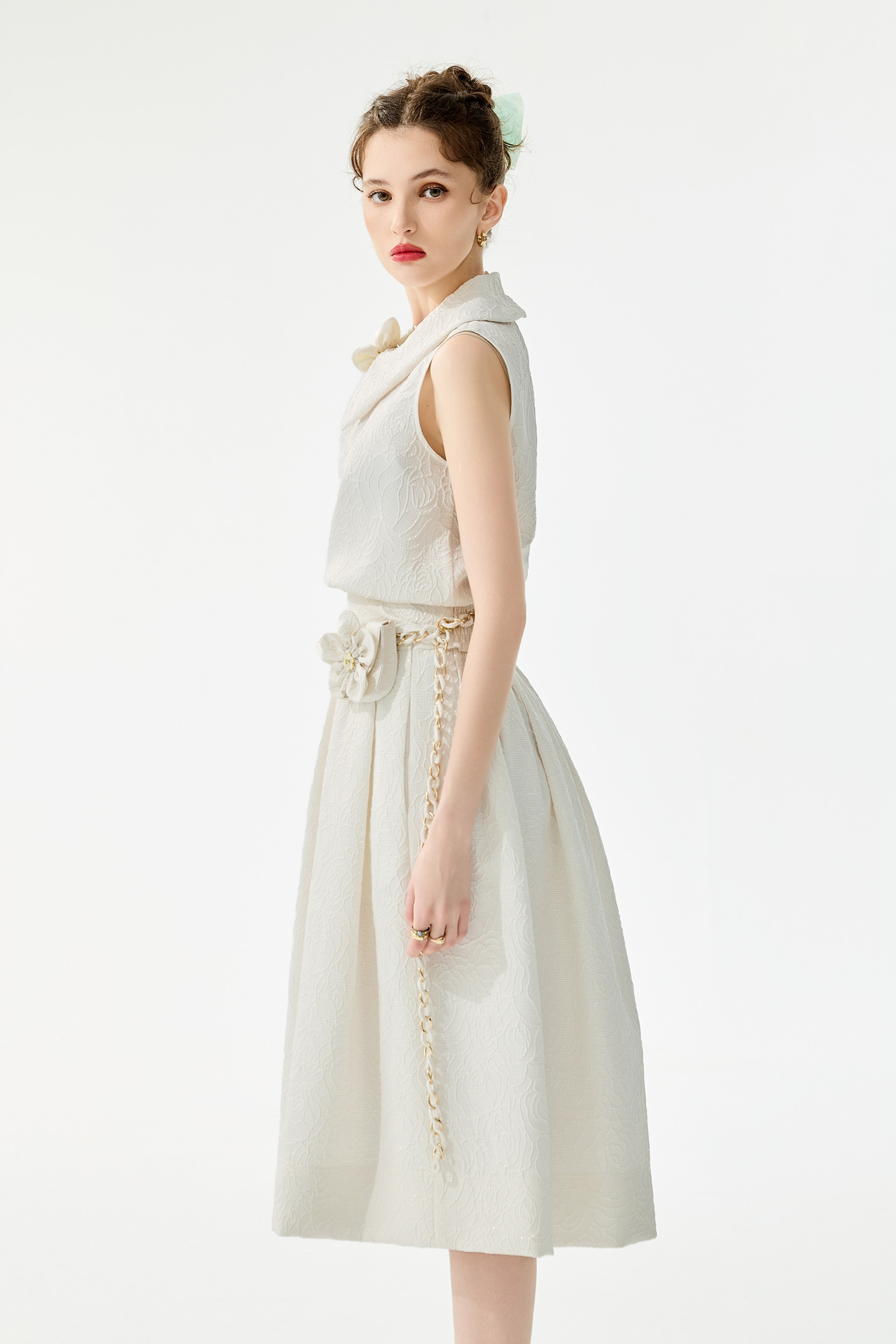 閃光澤立體玫瑰壓紋長裙閃光澤立體玫瑰壓紋長裙,春夏穿搭,時髦成套搭配,約會特輯,花花世界,長裙