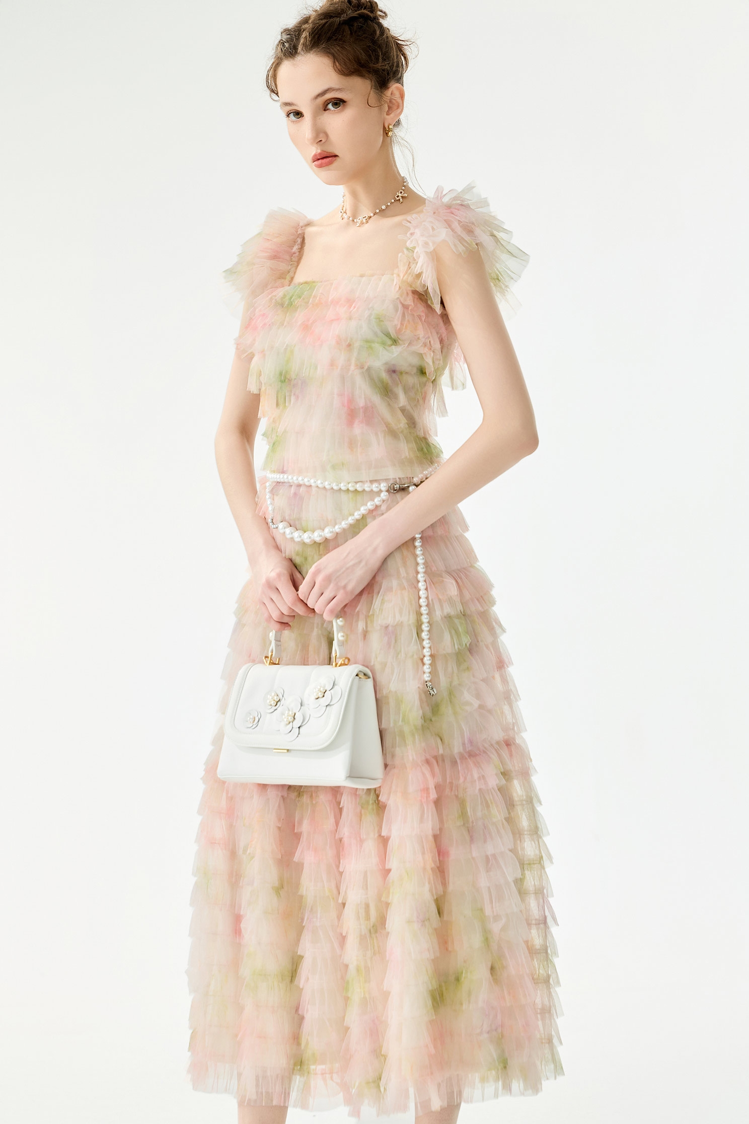 粉霧色漸層粉彩長裙粉霧色漸層粉彩長裙,春夏穿搭,時髦成套搭配,約會特輯,網紗,荷葉,輕奢度假,輕奢渡假,長裙