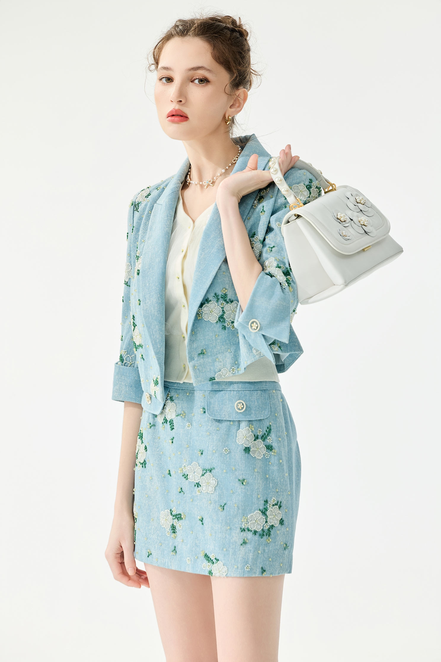 甜美手工珠珠花朵短裙甜美手工珠珠花朵短裙,春夏穿搭,時髦成套搭配,短裙,窄裙,約會特輯,花花世界